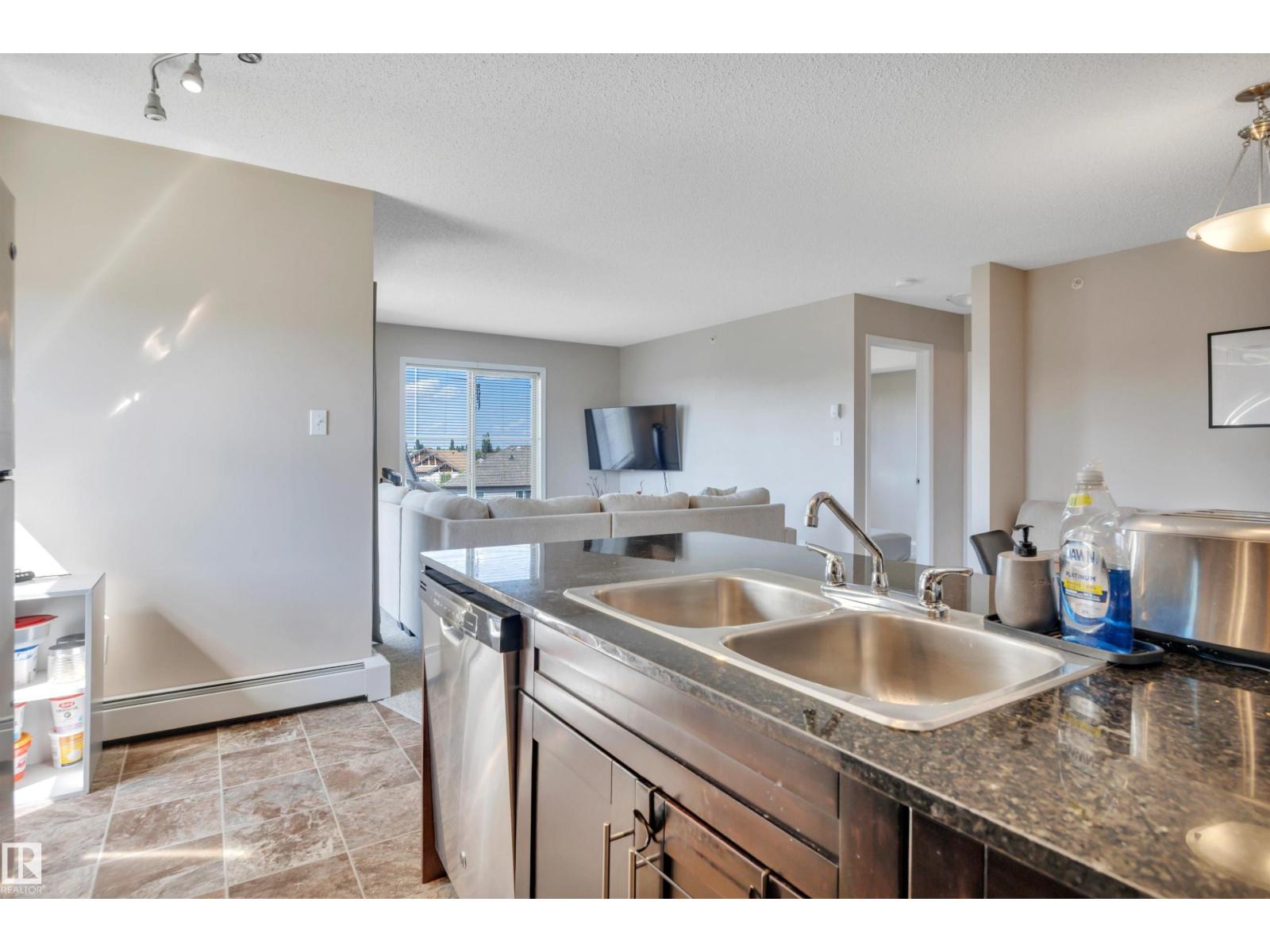 #402 11812 22 AV SW - 13