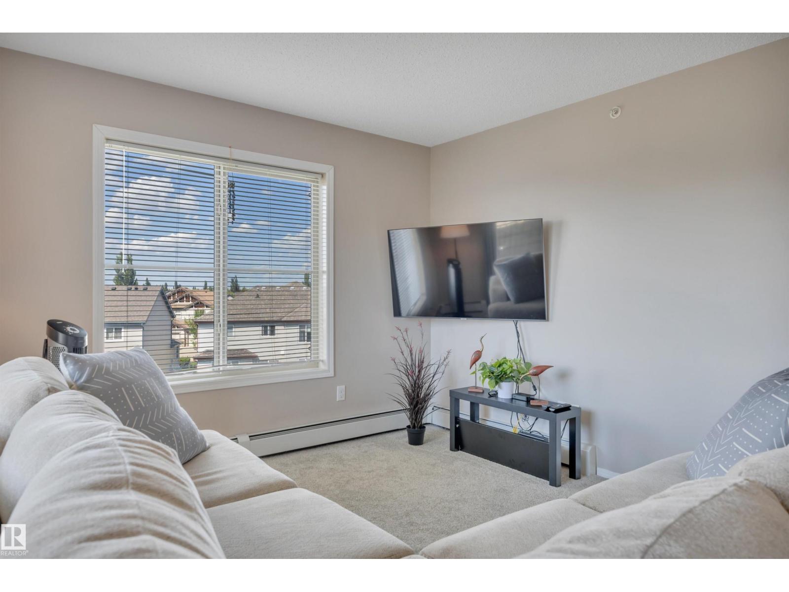 #402 11812 22 AV SW - 15