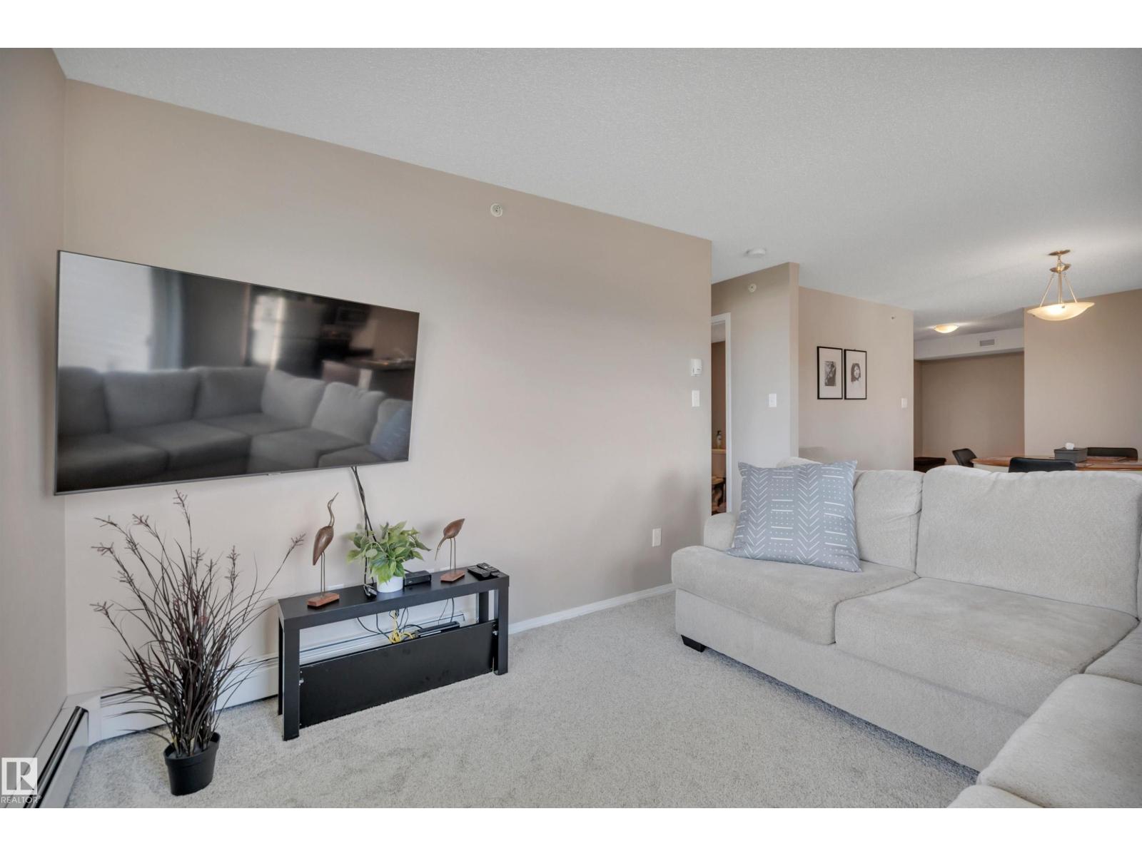 #402 11812 22 AV SW - 16