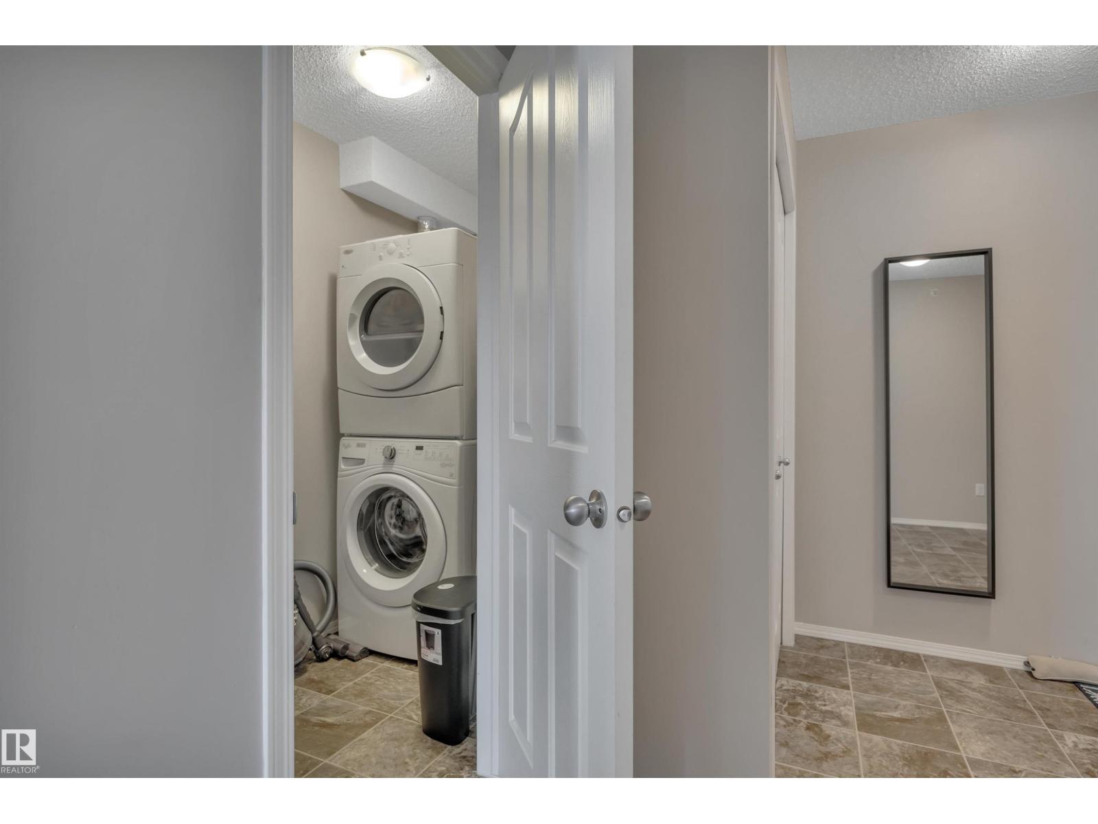 #402 11812 22 AV SW - 28