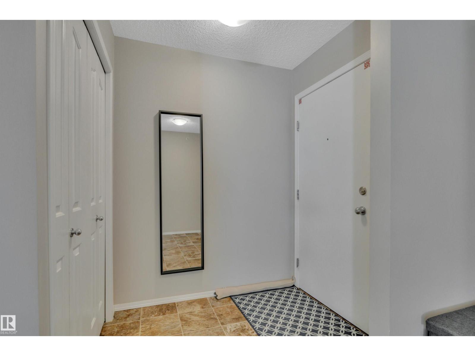 #402 11812 22 AV SW - 6