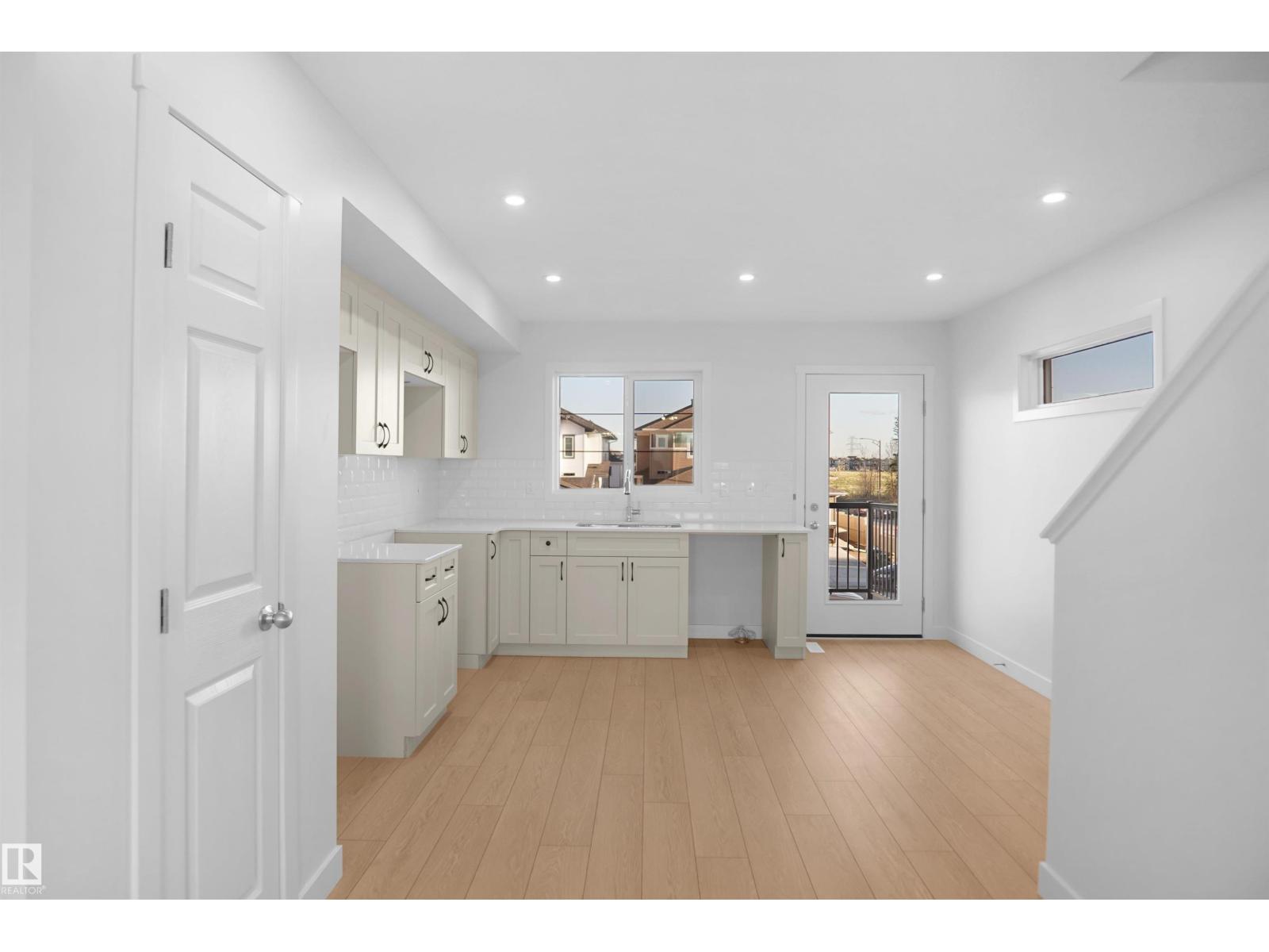 920 19 AV NW - 12