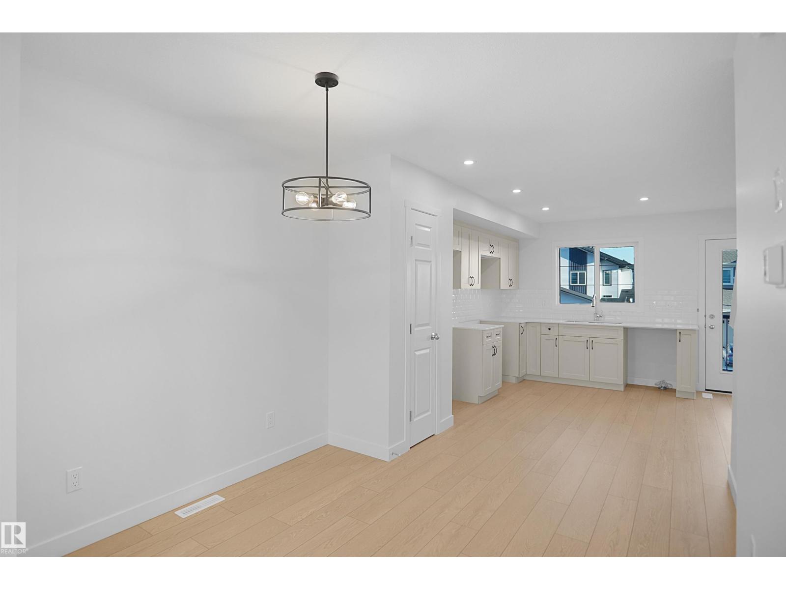 920 19 AV NW - 11