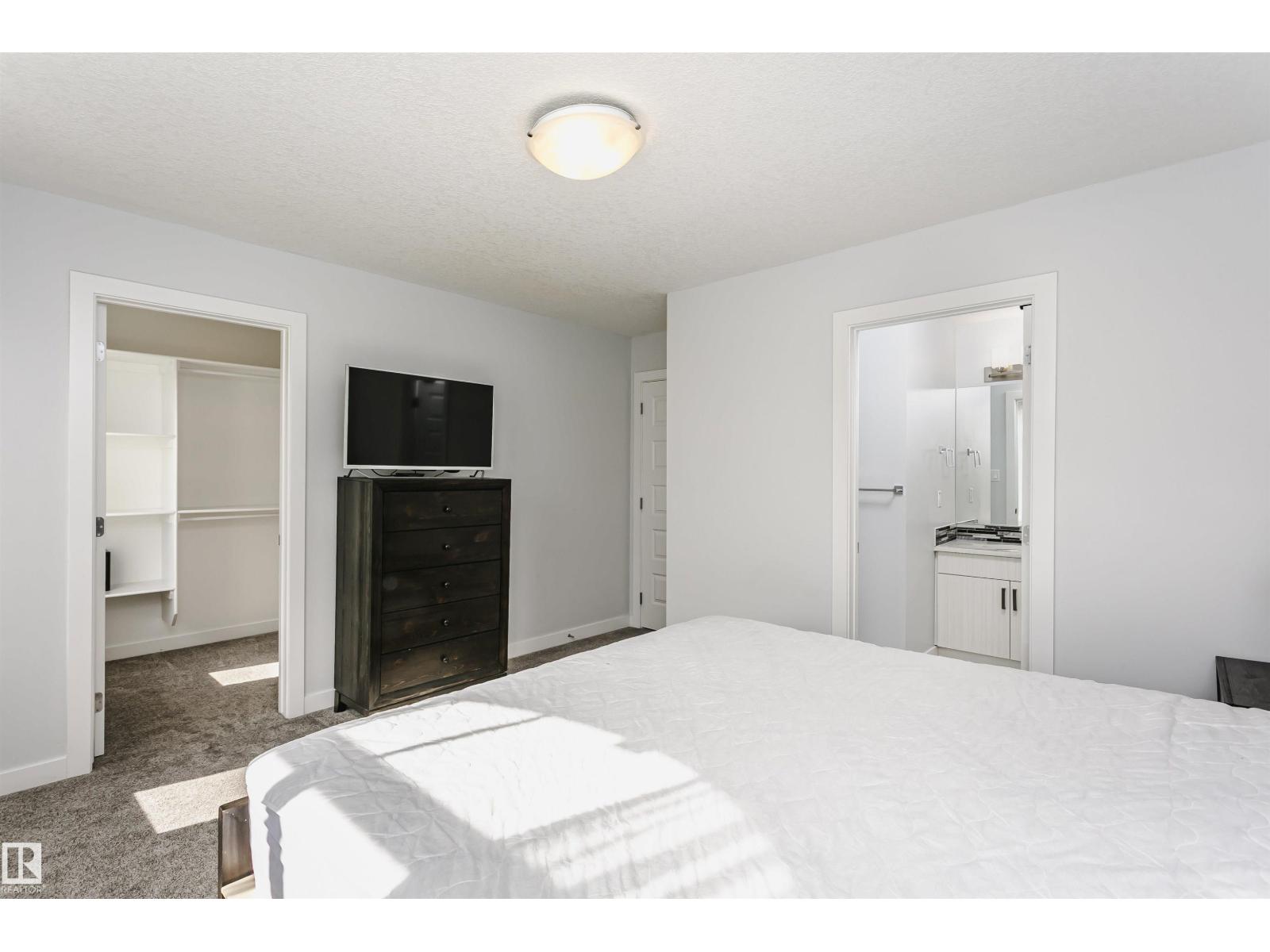 #55 723 172 ST SW - 19