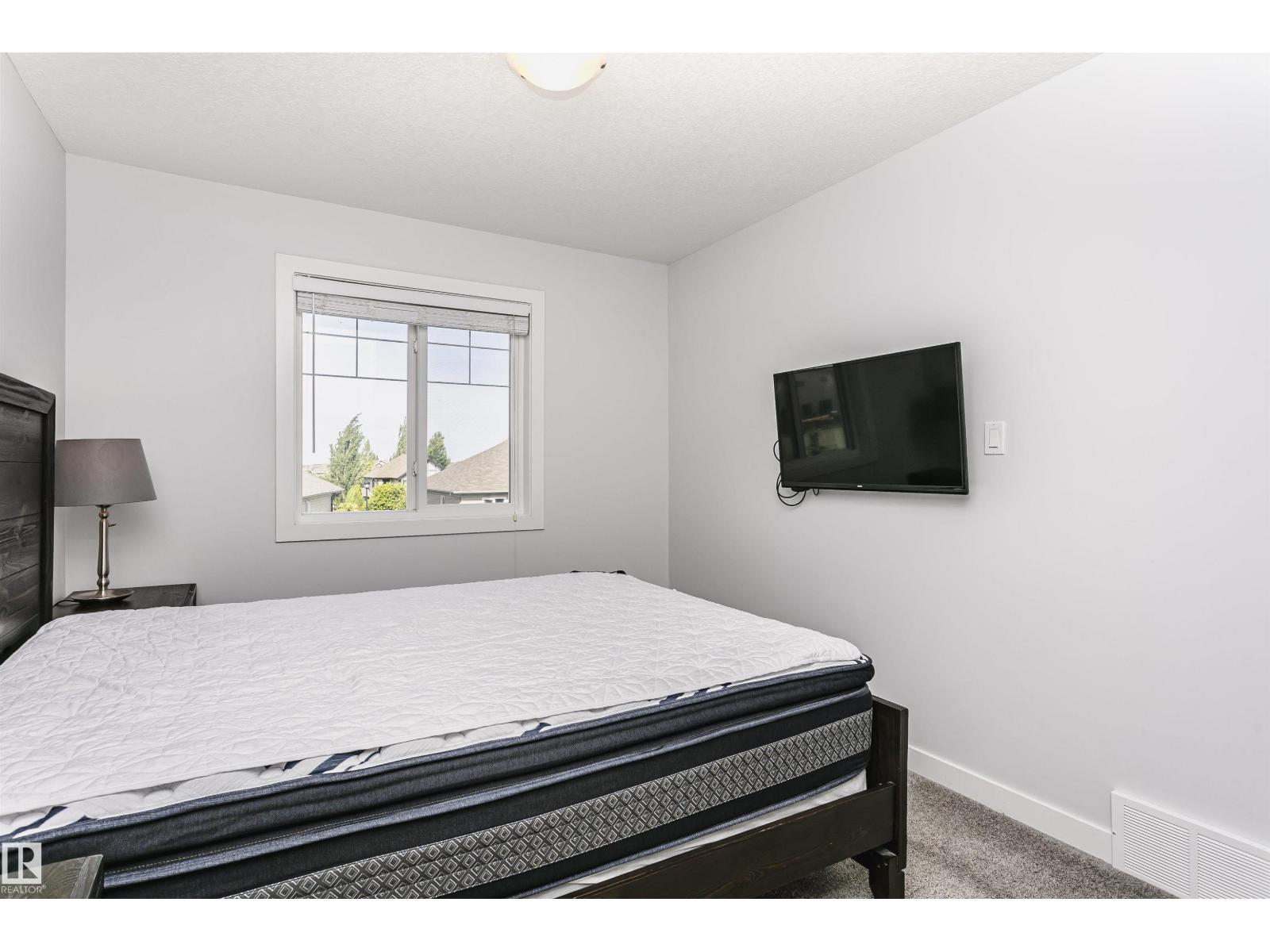 #55 723 172 ST SW - 24