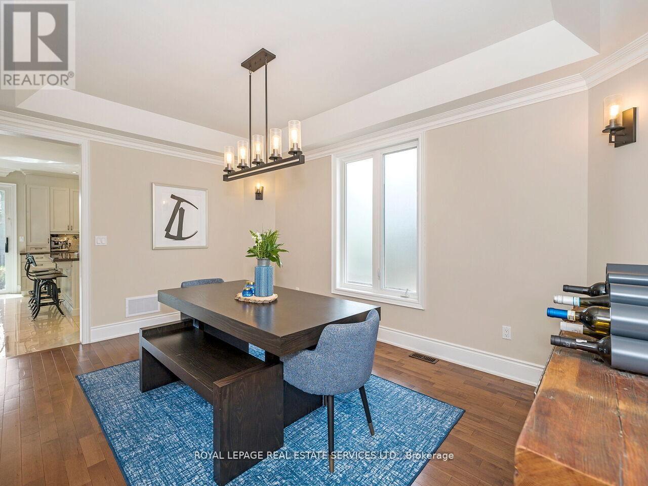 24 JOPLING AVENUE N - 11