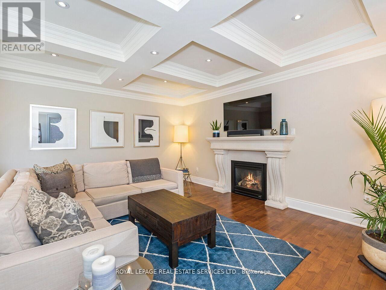 24 JOPLING AVENUE N - 19