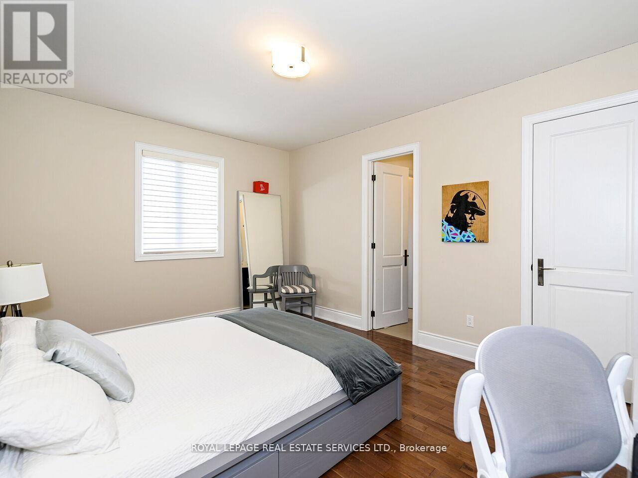24 JOPLING AVENUE N - 25