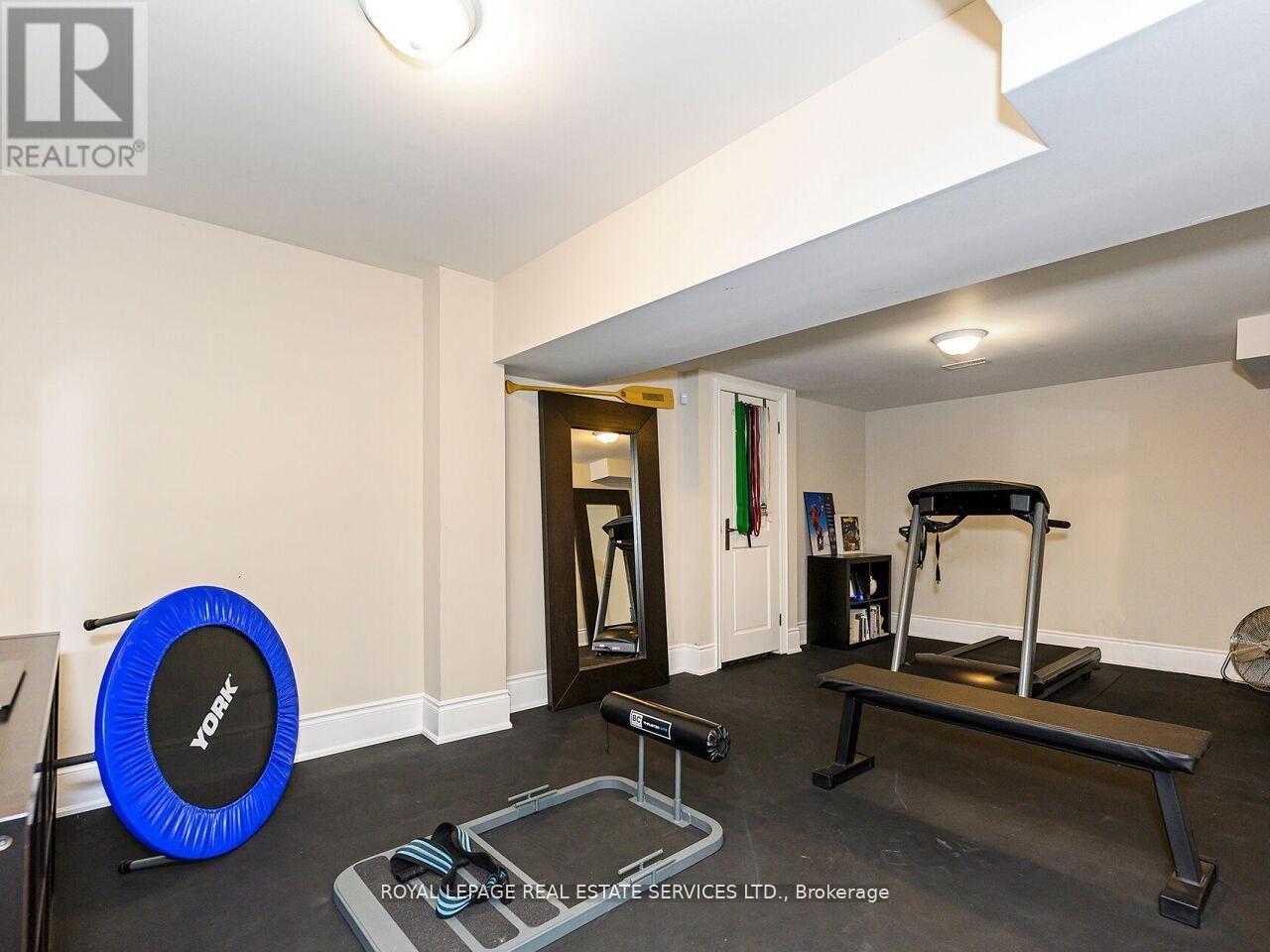 24 JOPLING AVENUE N - 35
