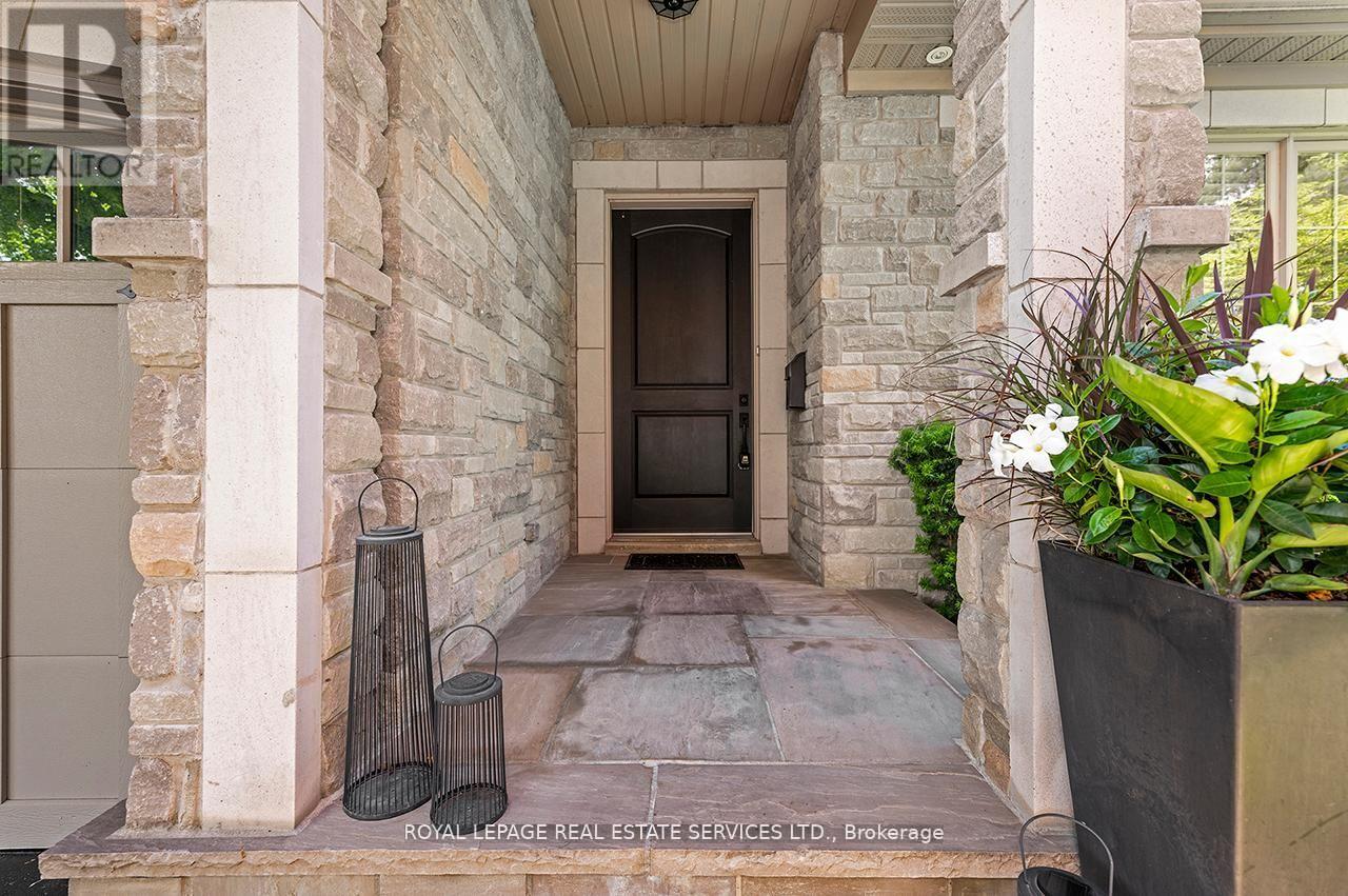 24 JOPLING AVENUE N - 4