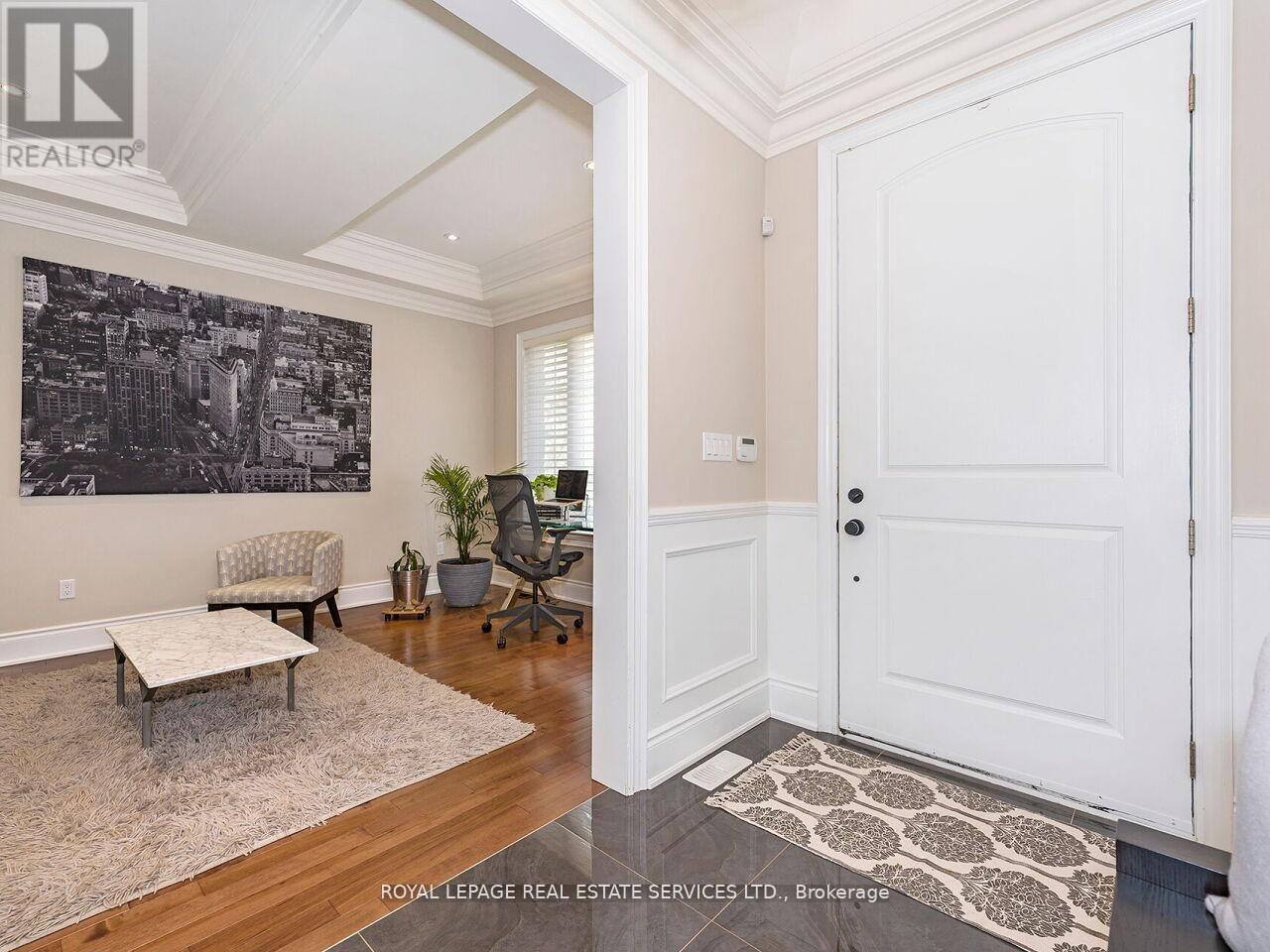 24 JOPLING AVENUE N - 6