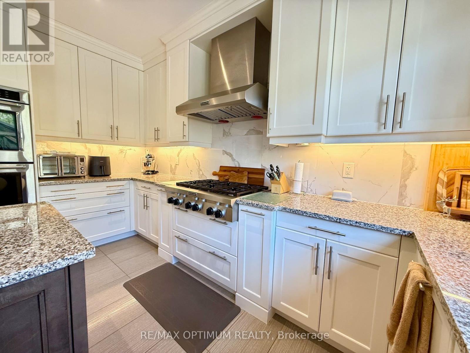 47 ROYAL WEST DRIVE - 16