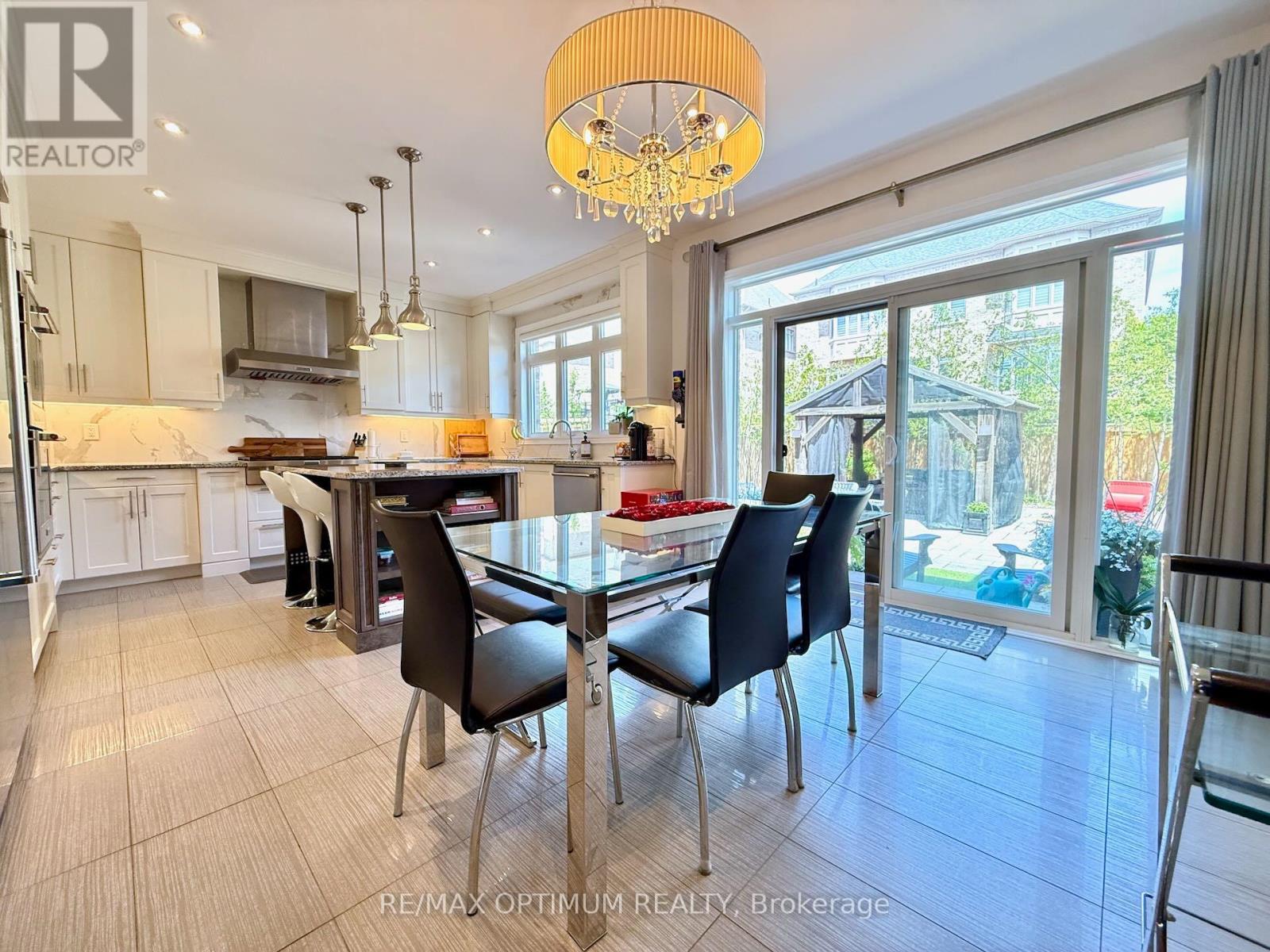 47 ROYAL WEST DRIVE - 18