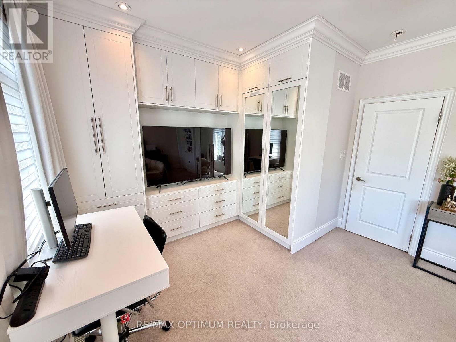 47 ROYAL WEST DRIVE - 33