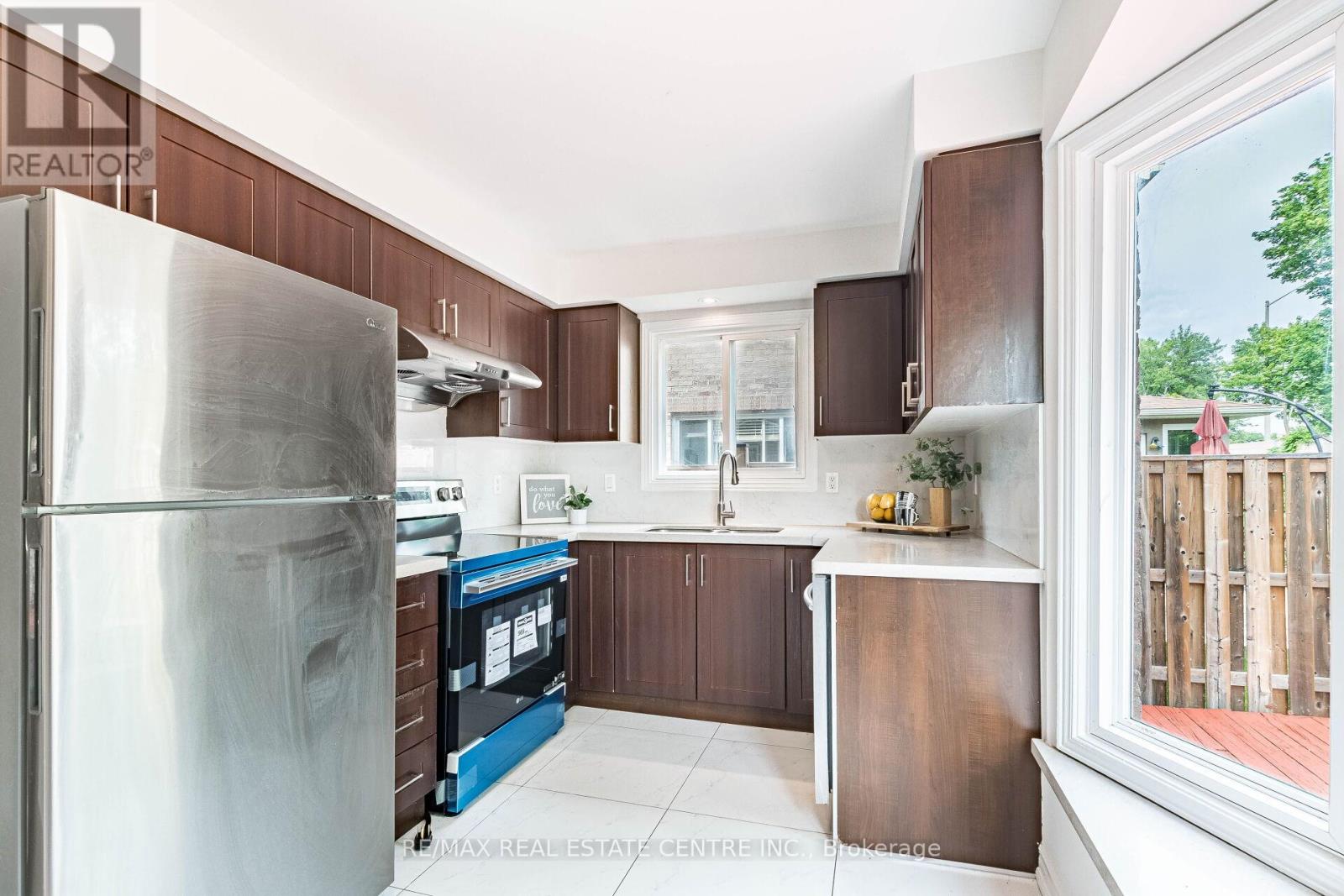 1124 SHAGBARK CRESCENT - 12