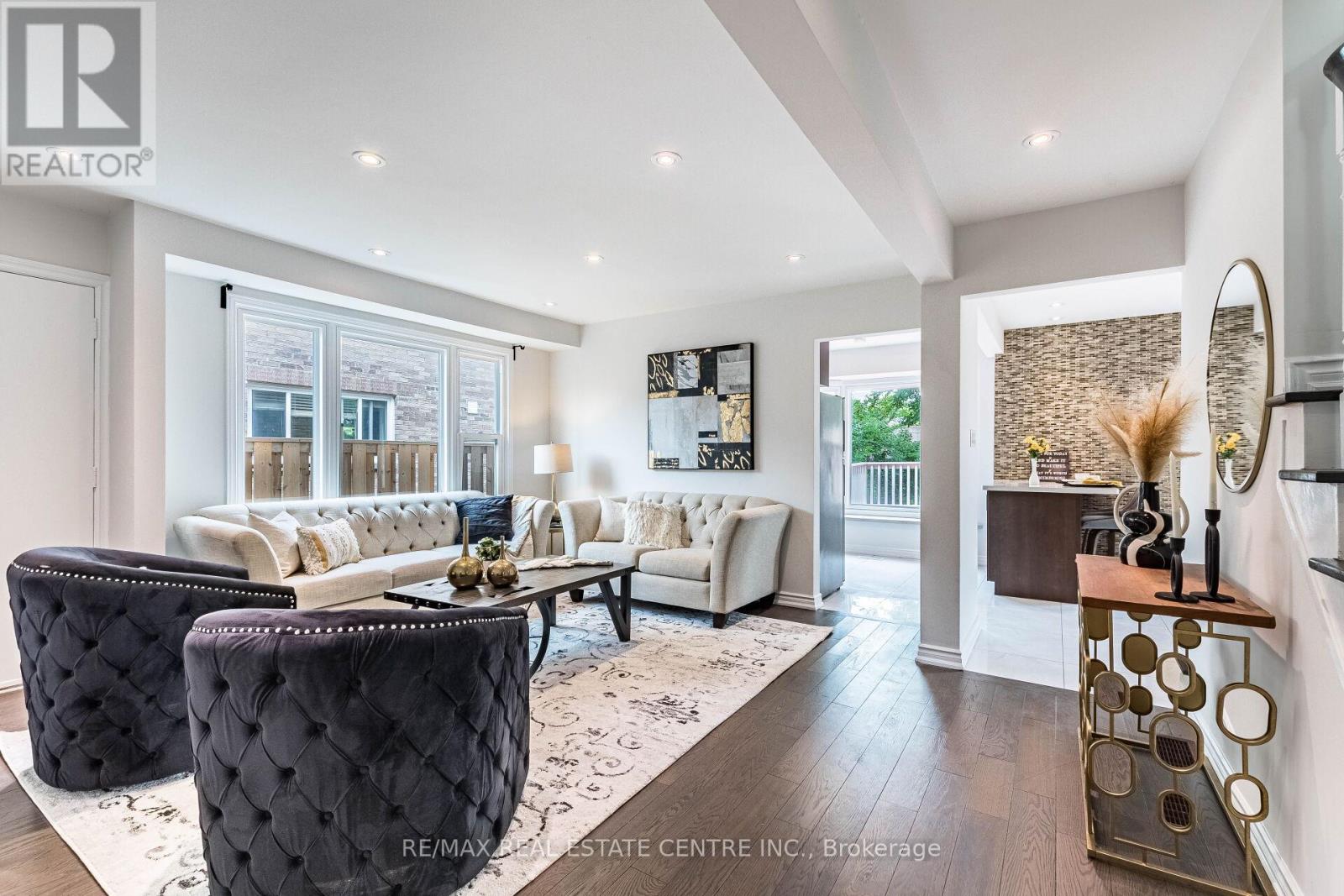 1124 SHAGBARK CRESCENT - 3