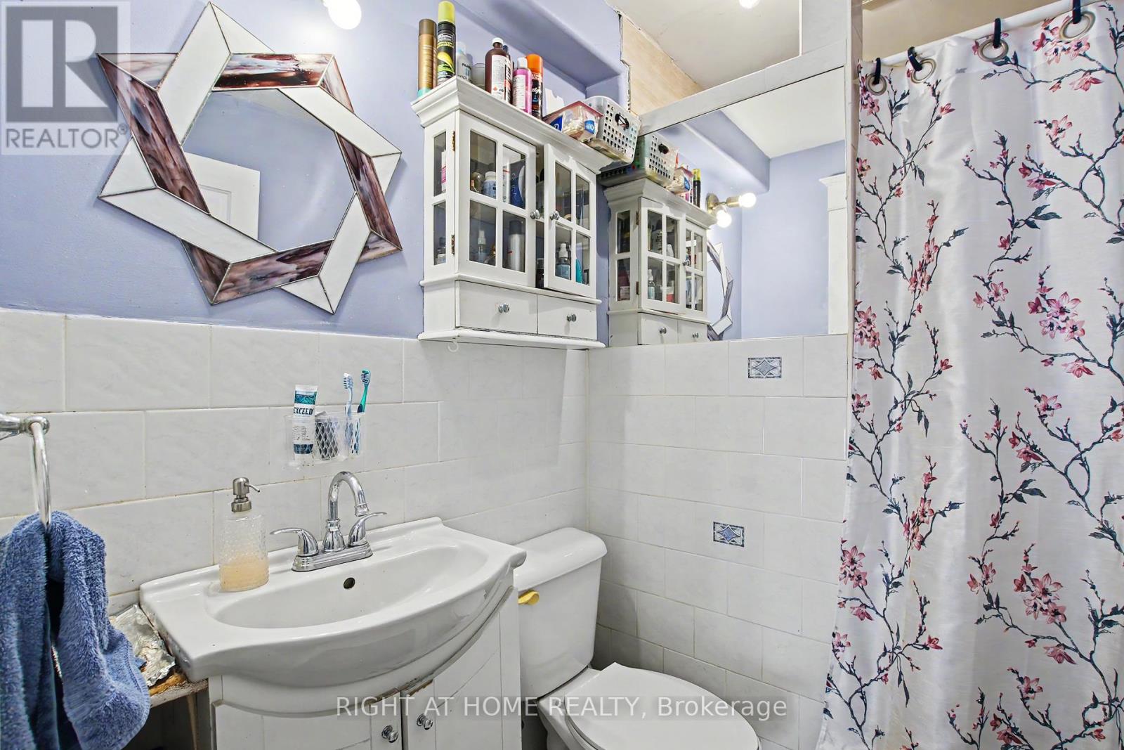 30 HOHNER AVENUE - 35