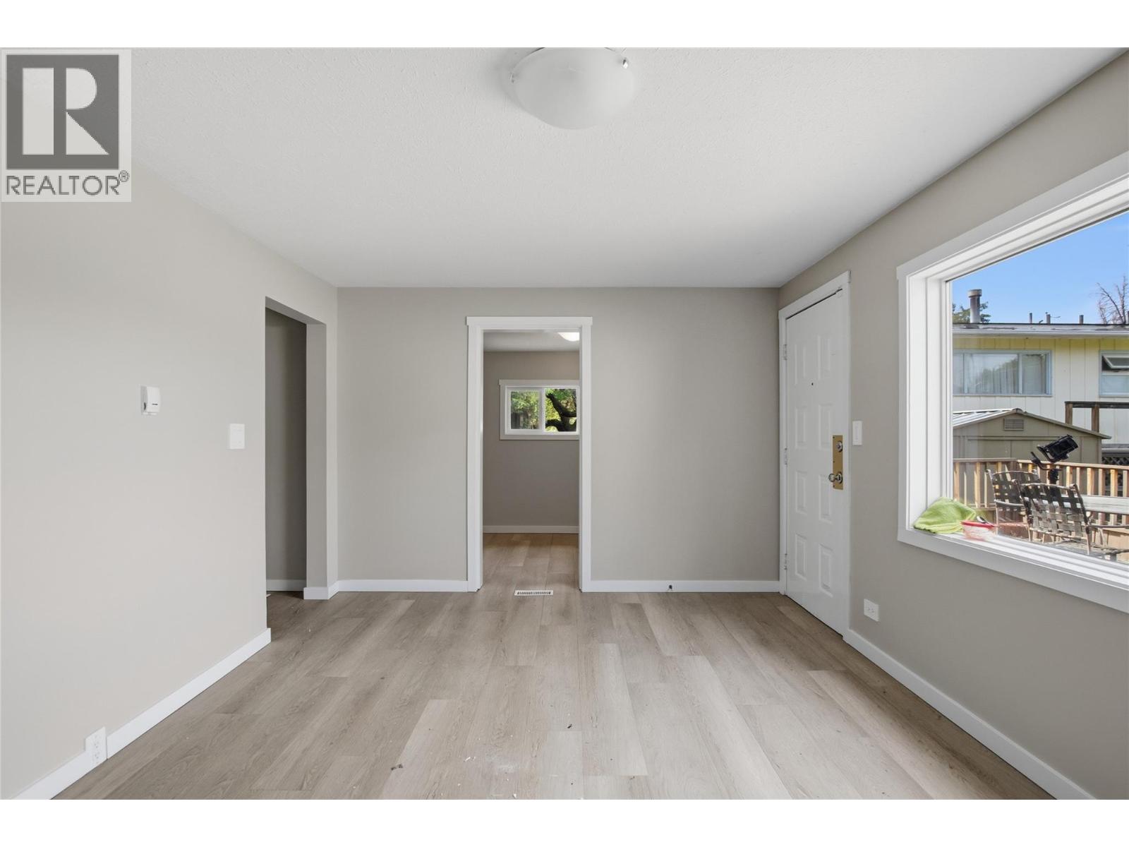 168 Yew Street - 20