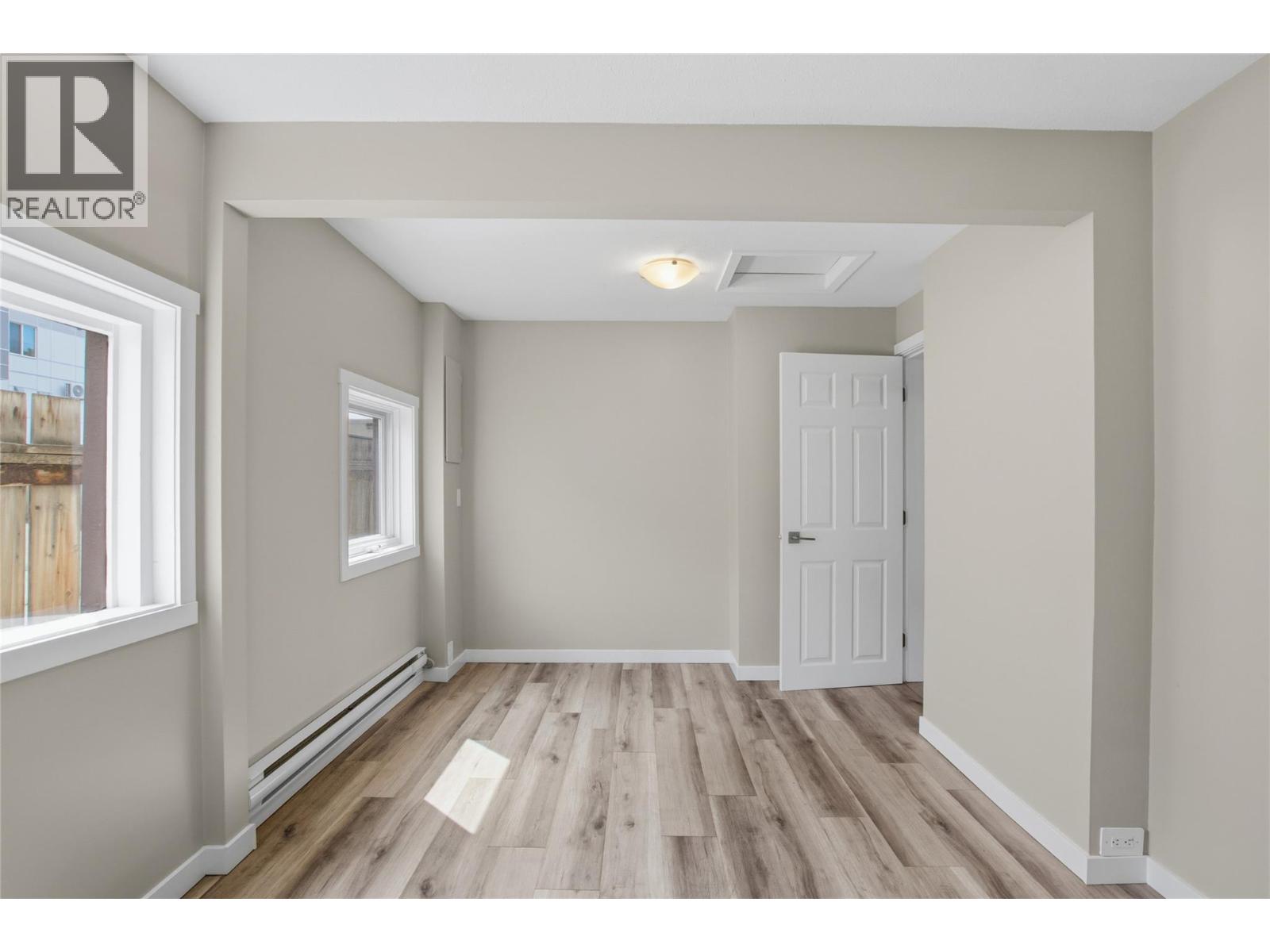 168 Yew Street - 24
