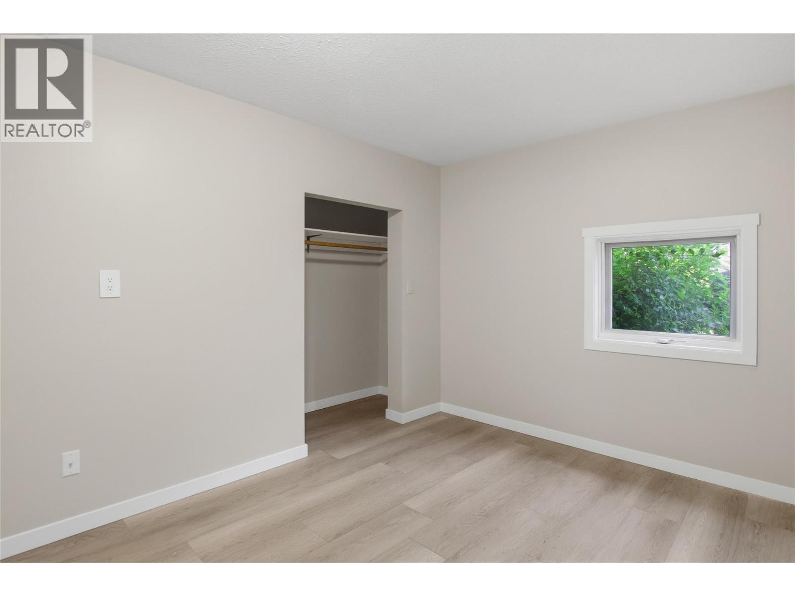 168 Yew Street - 25