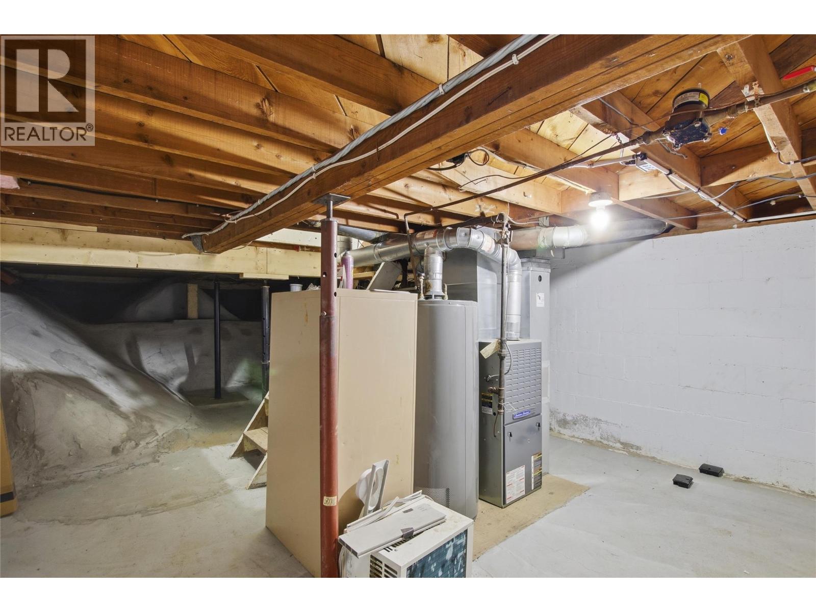 168 Yew Street - 31