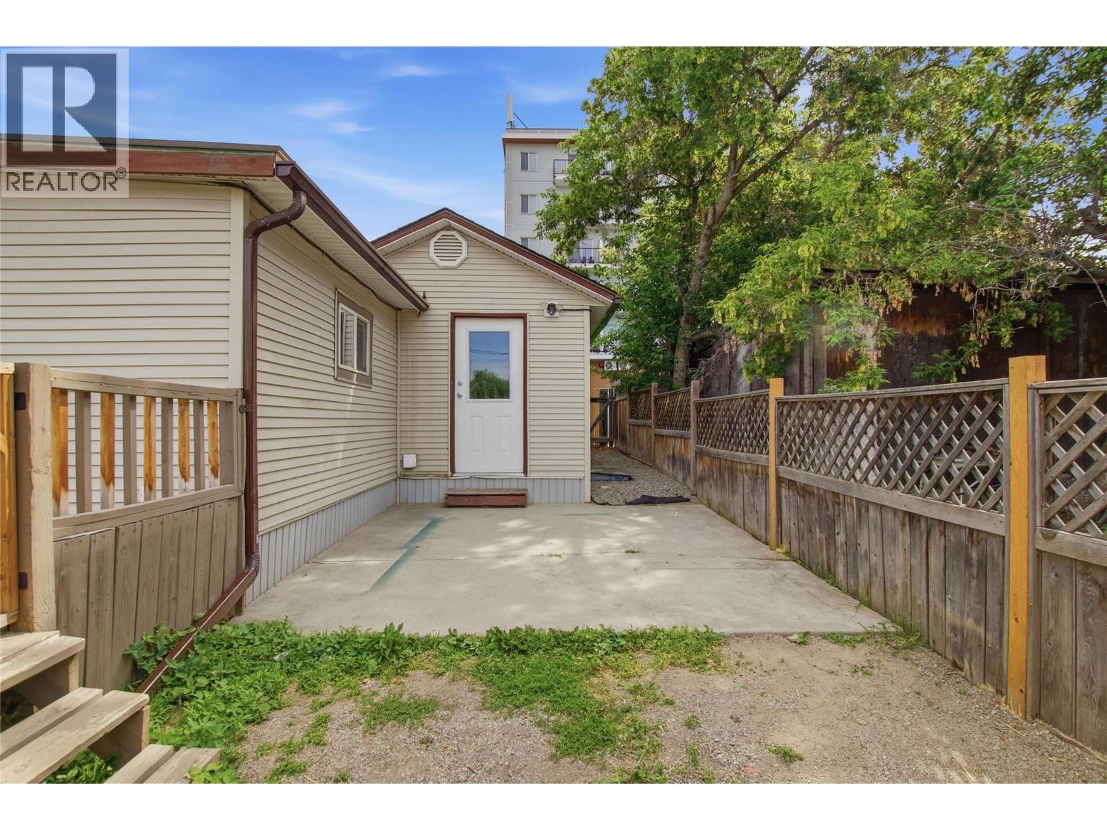 168 Yew Street - 5