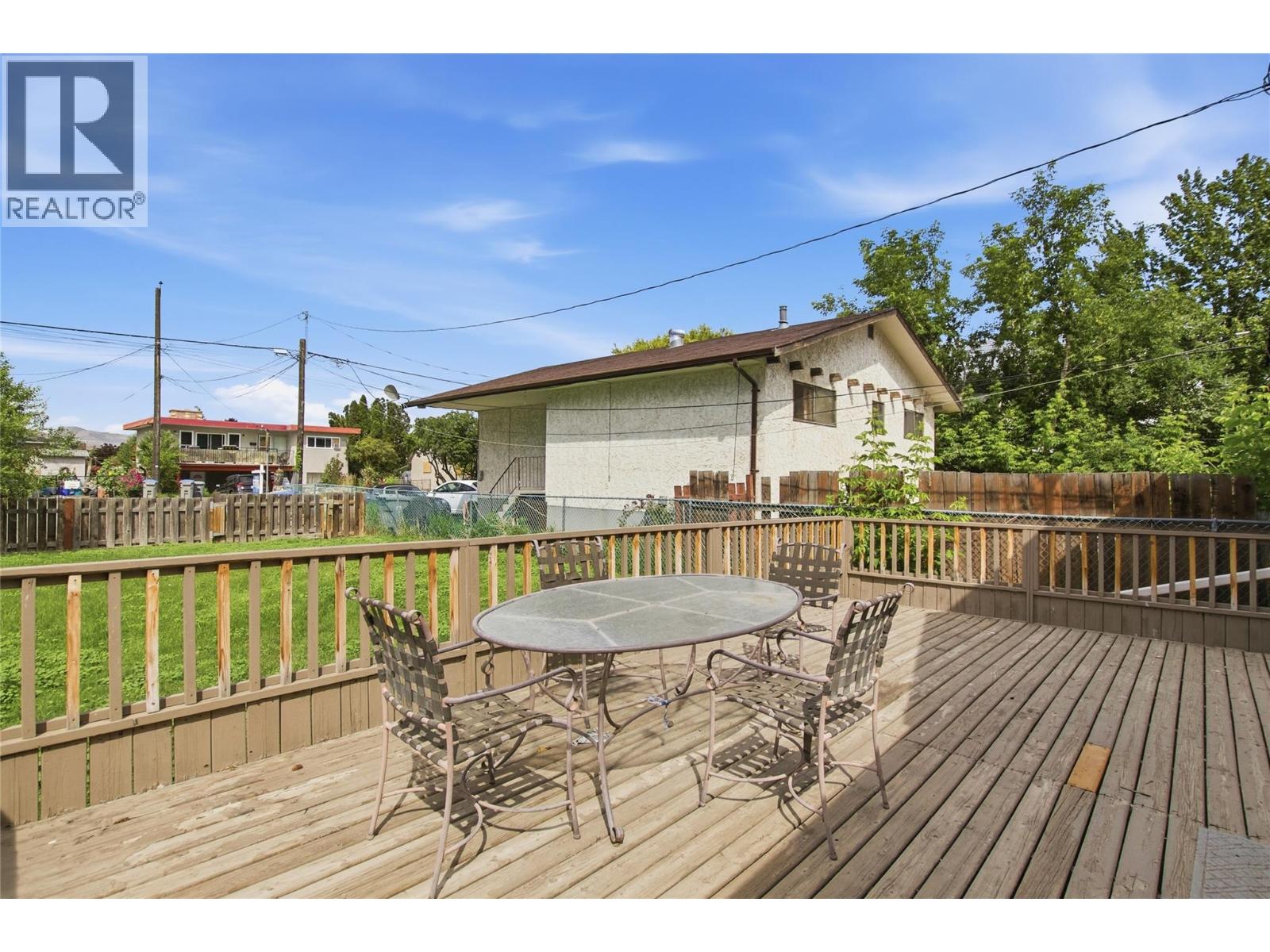 168 Yew Street - 9