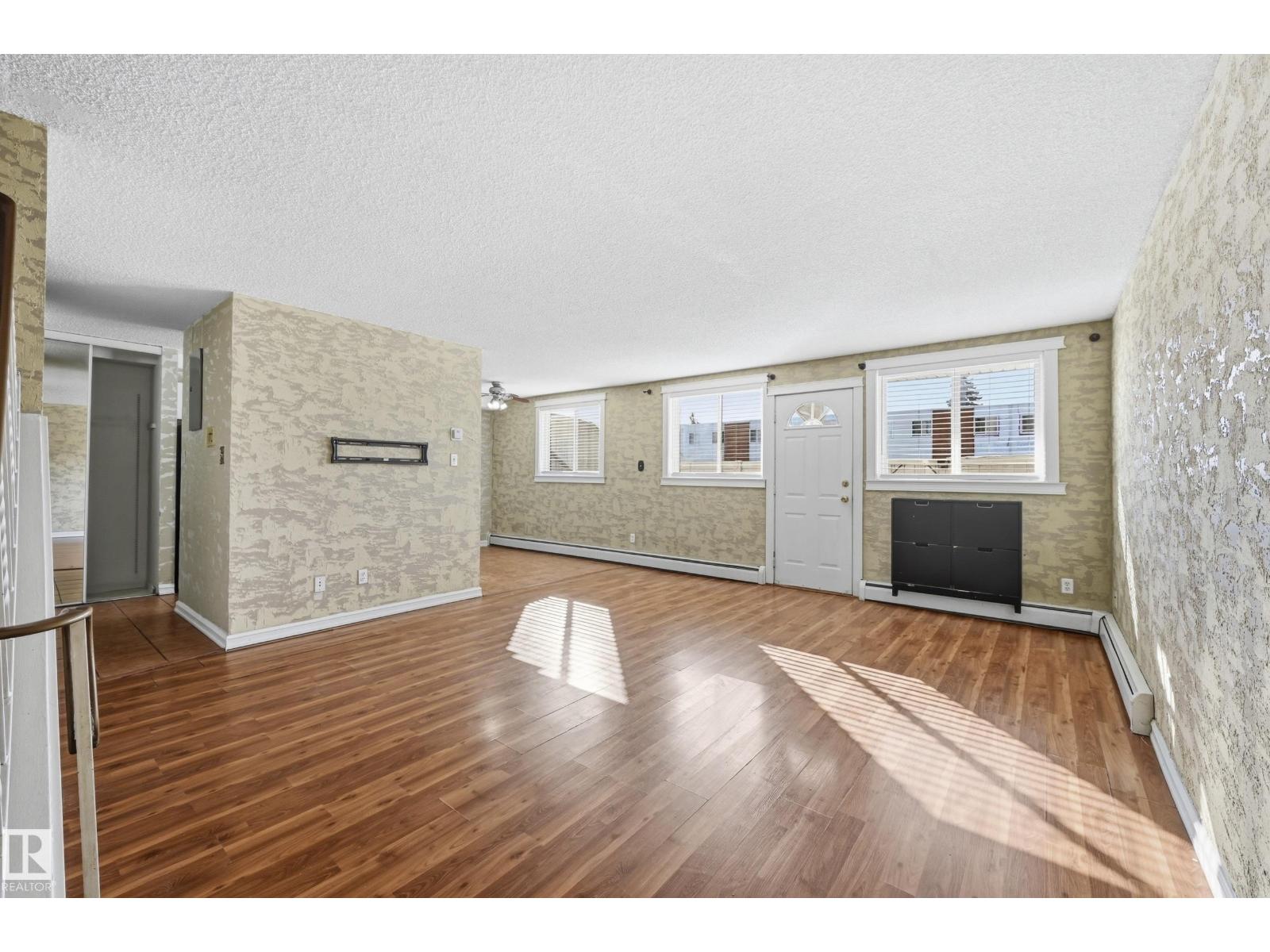 #109 14530 52 ST NW - photo 5