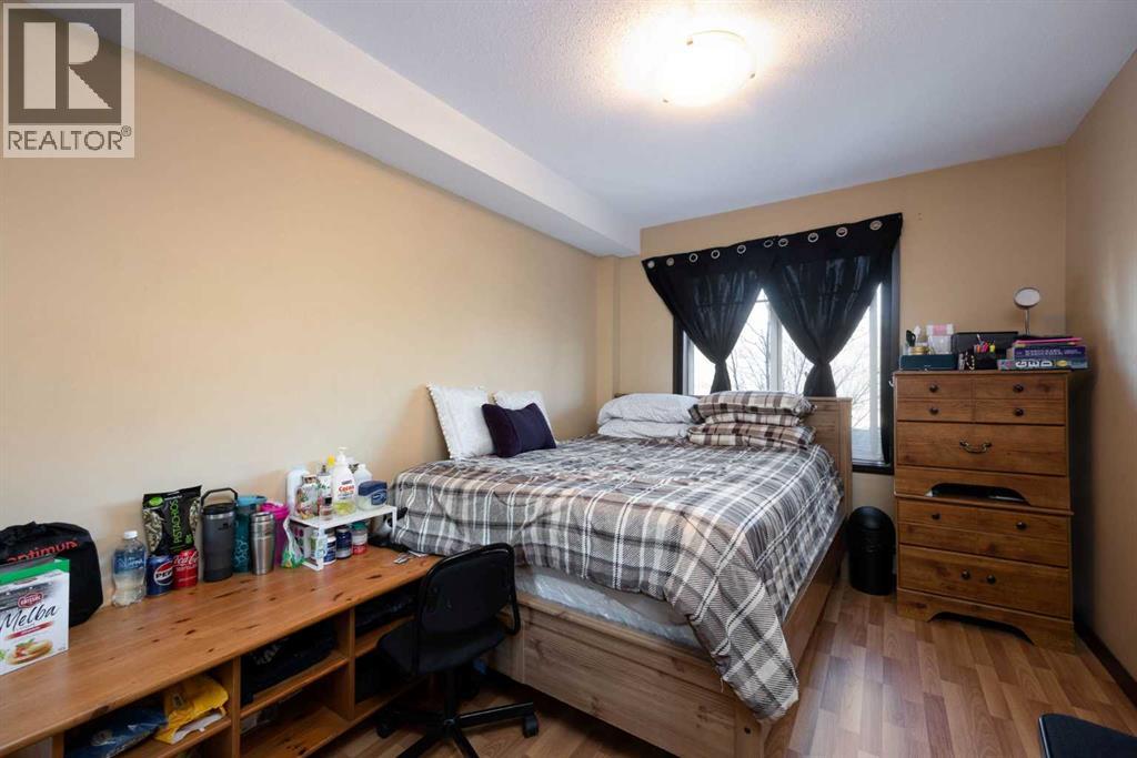 #202 10217 Queen Street - 4