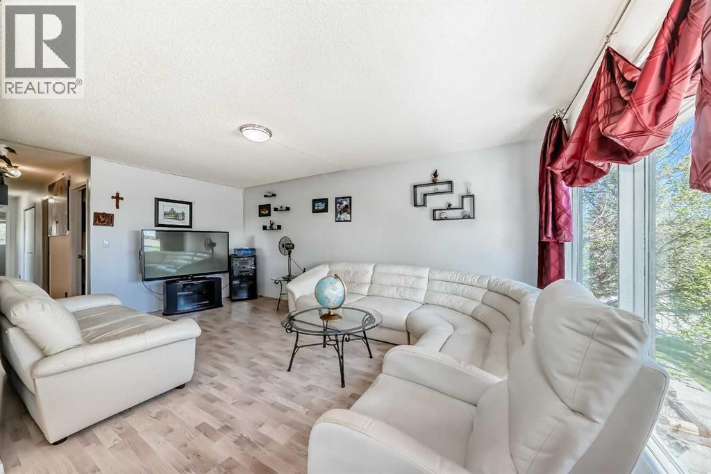 131 Ranchlands Court NW - 14