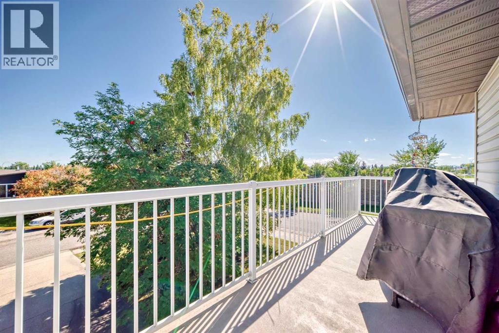 131 Ranchlands Court NW - 18
