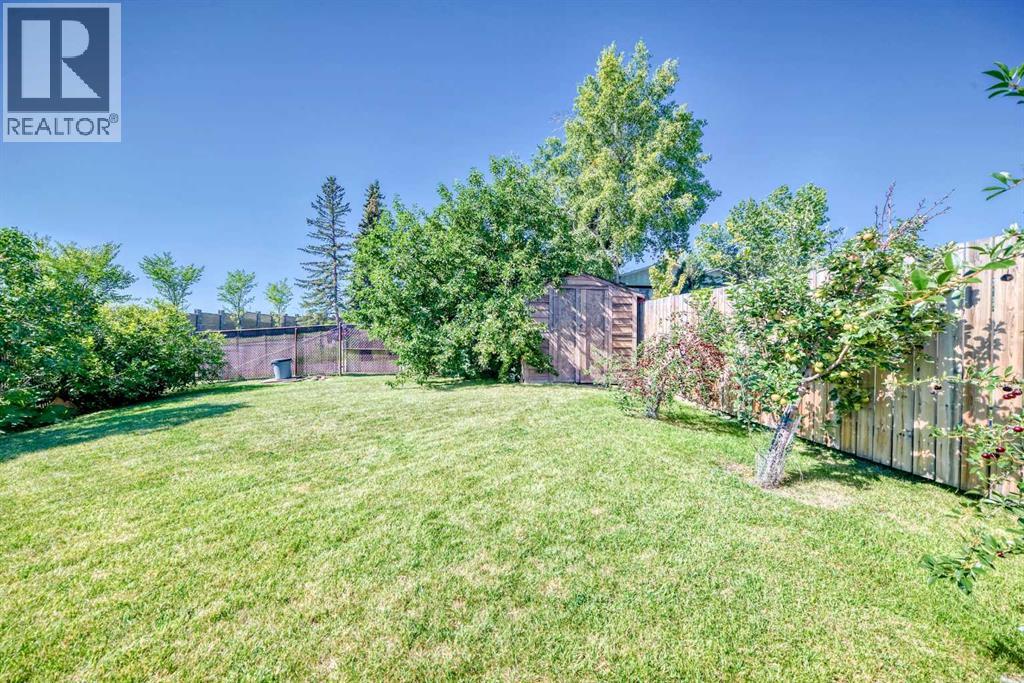 131 Ranchlands Court NW - 42