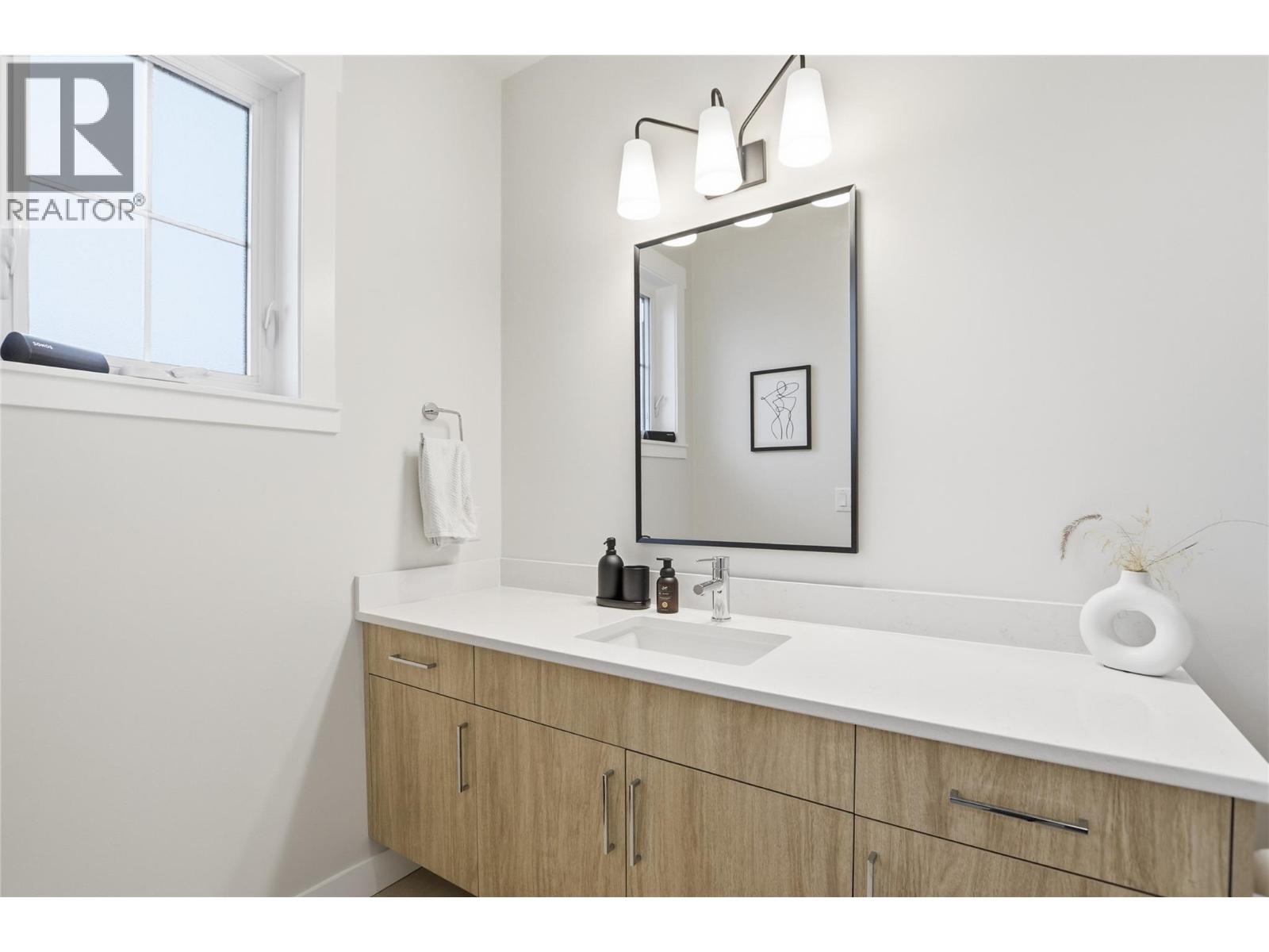 #101 241 NELSON Avenue - 18
