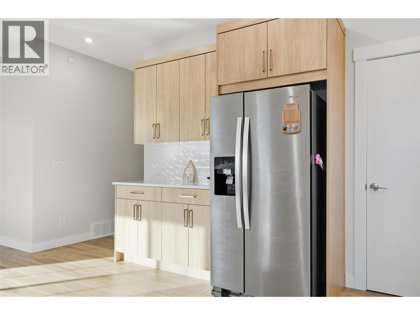 #101 241 NELSON Avenue - 8