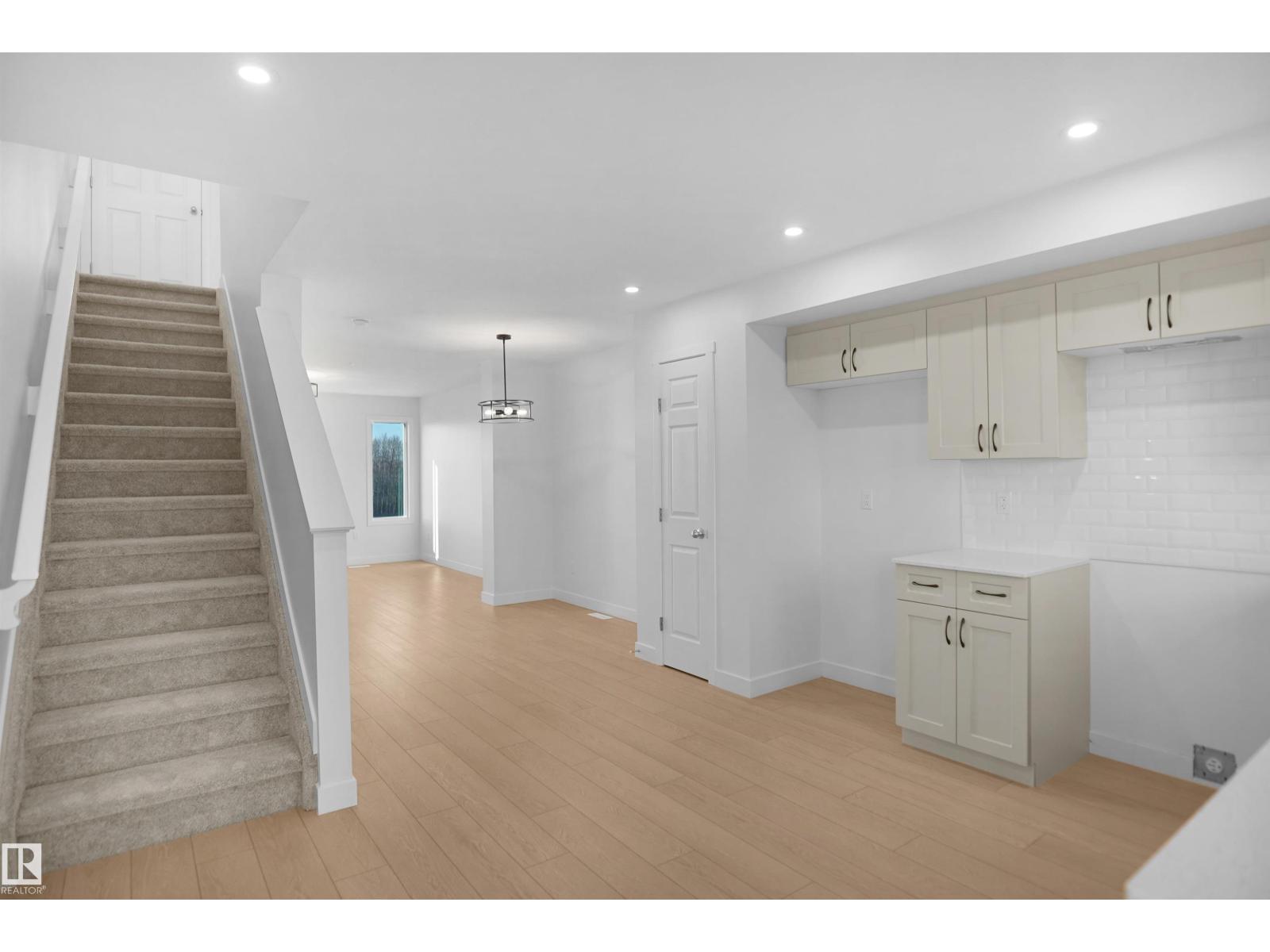 926 19 AV NW - 16