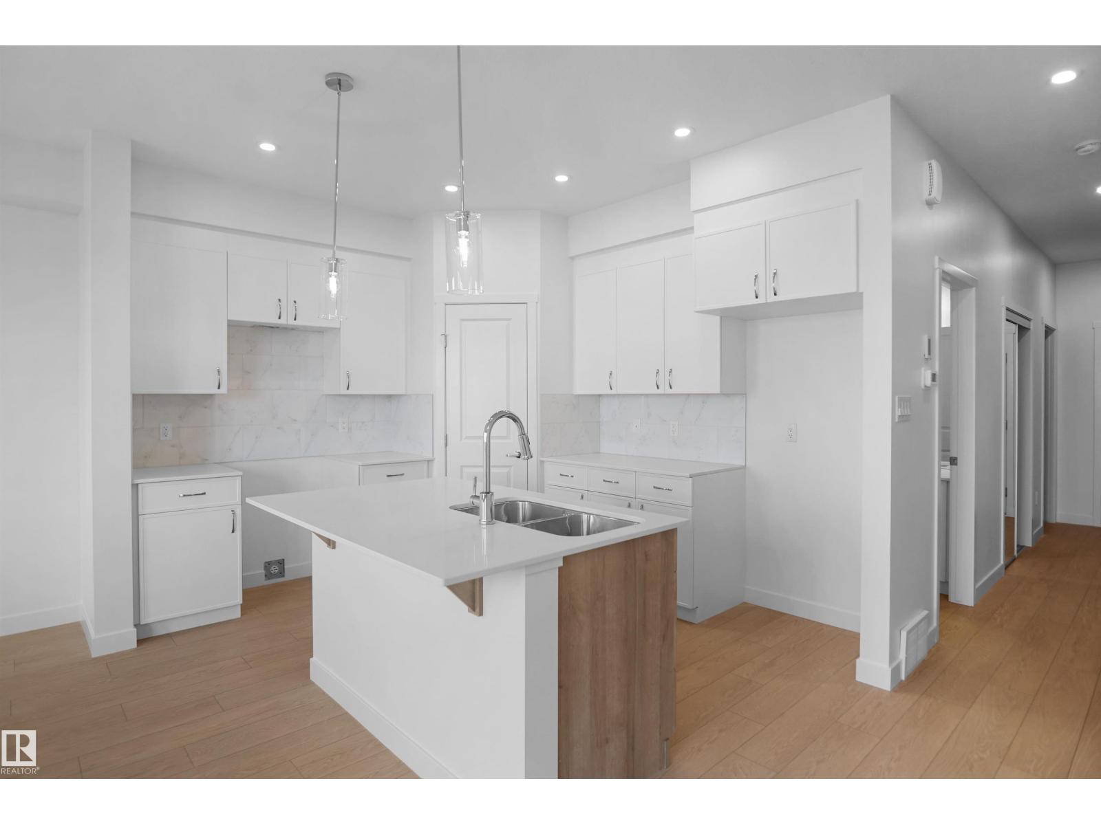 940 17 AV NW - 12