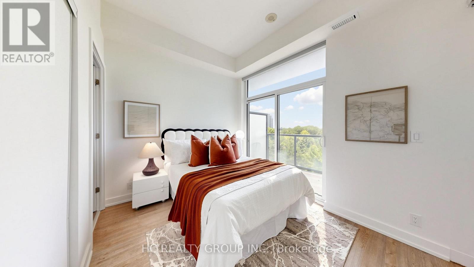 #701 6 PARKWOOD AVENUE - 17