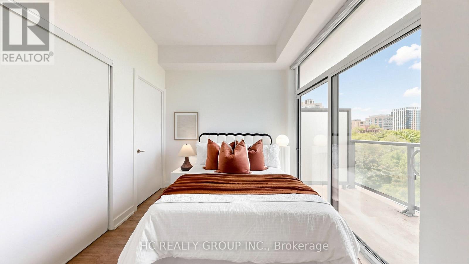 #701 6 PARKWOOD AVENUE - 18