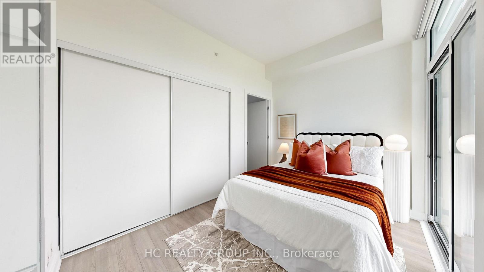 #701 6 PARKWOOD AVENUE - 19