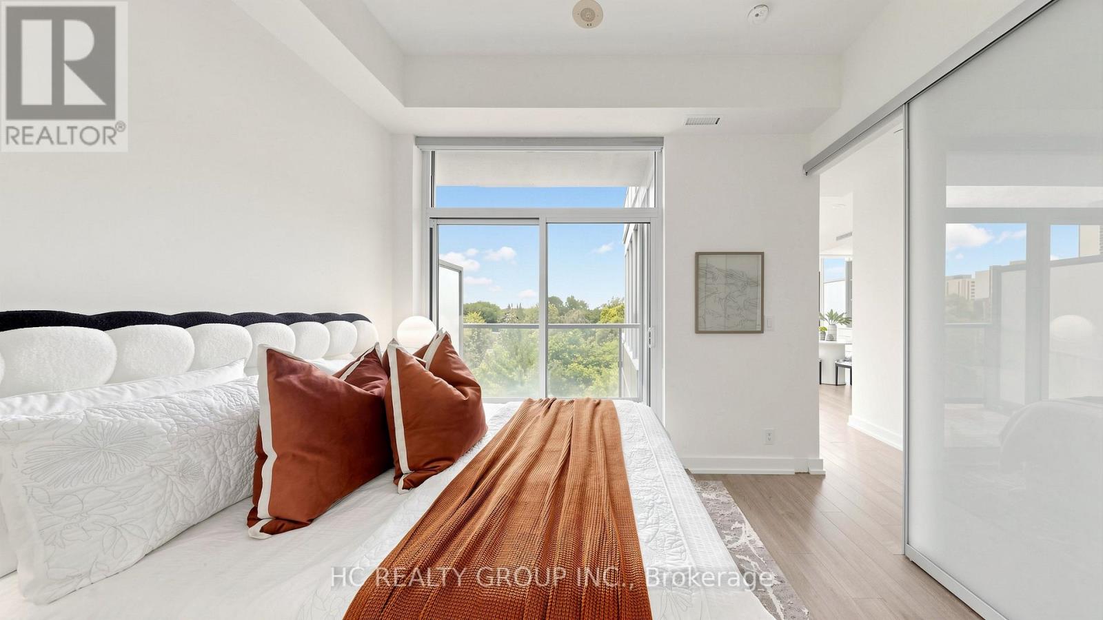 #701 6 PARKWOOD AVENUE - 20