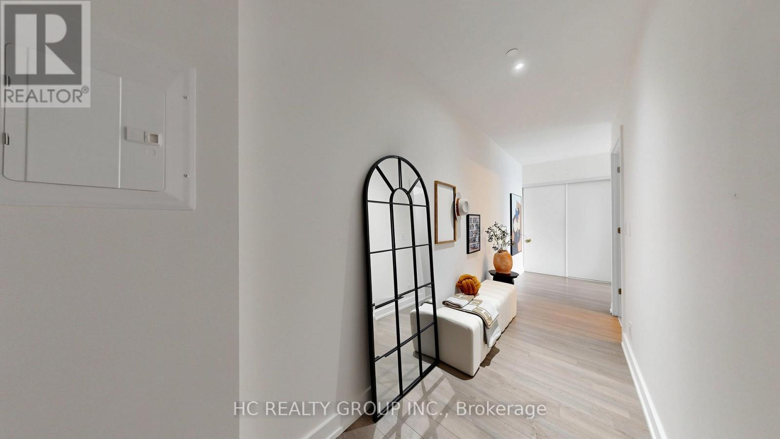 #701 6 PARKWOOD AVENUE - 29
