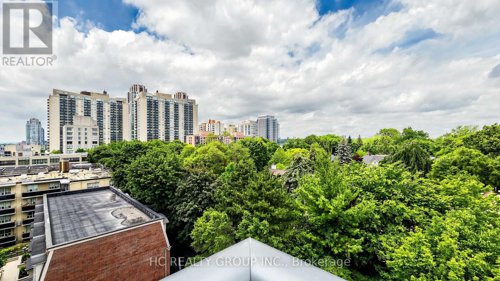 #701 6 PARKWOOD AVENUE - 32