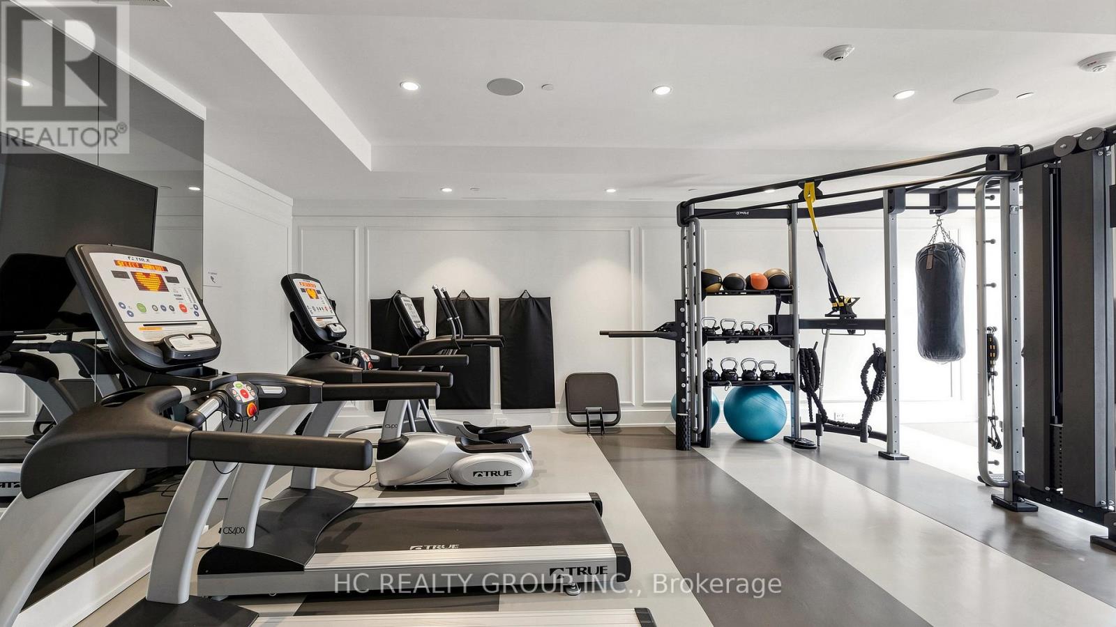 #701 6 PARKWOOD AVENUE - 43