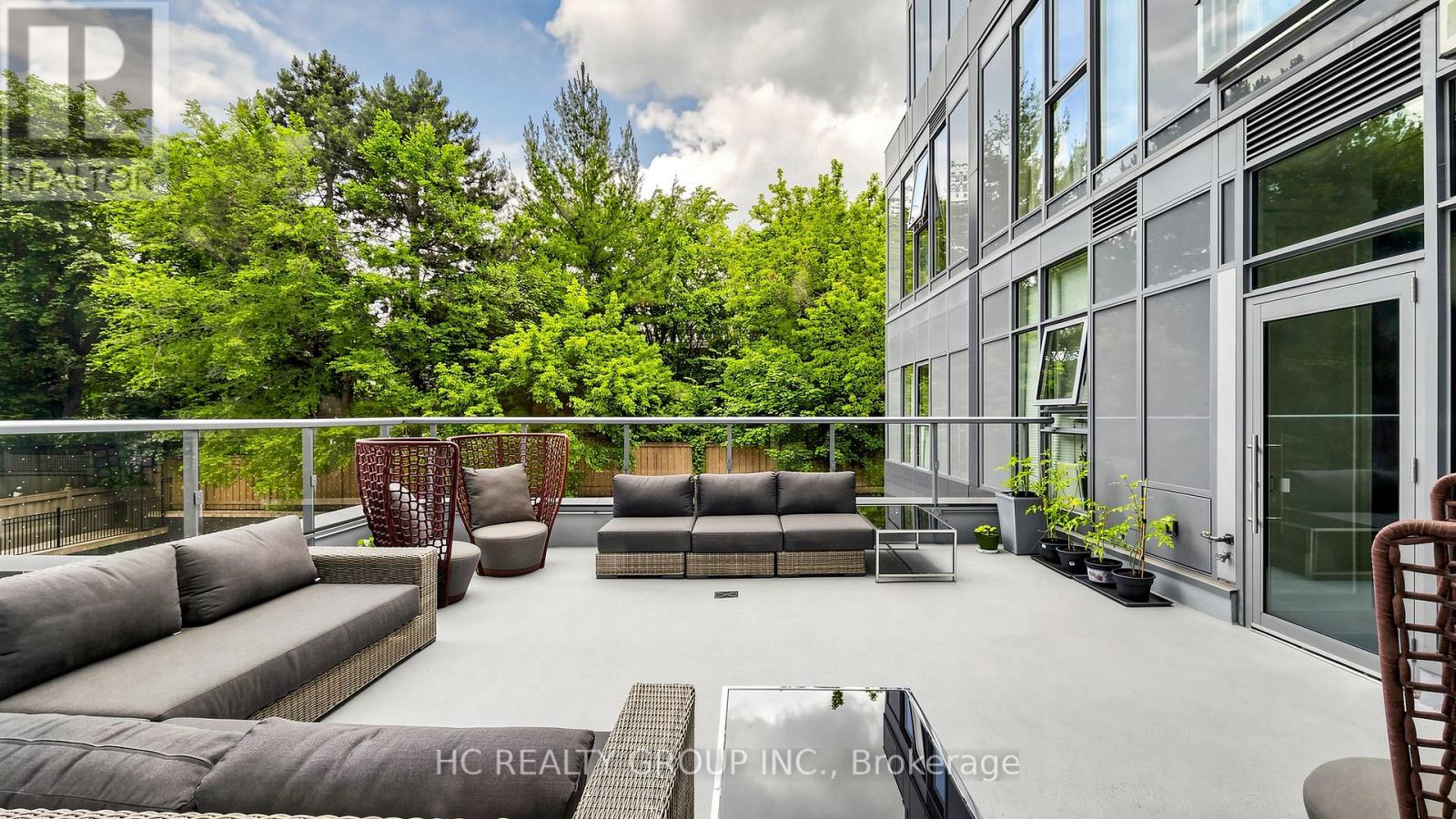 #701 6 PARKWOOD AVENUE - 47