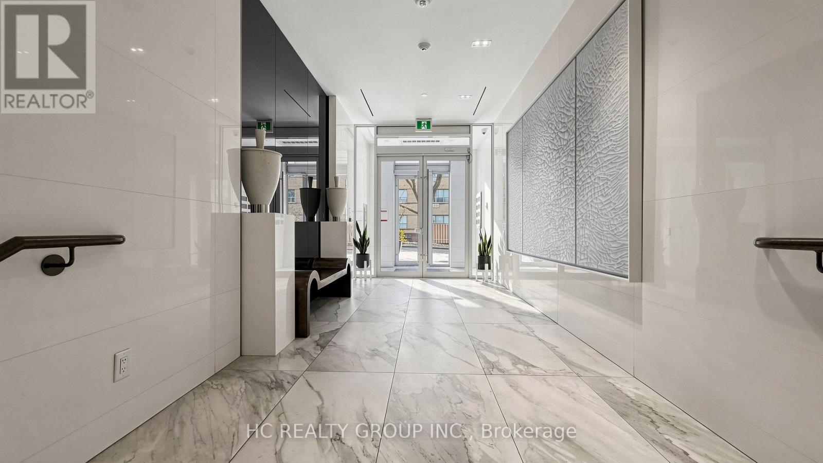 #701 6 PARKWOOD AVENUE - 6