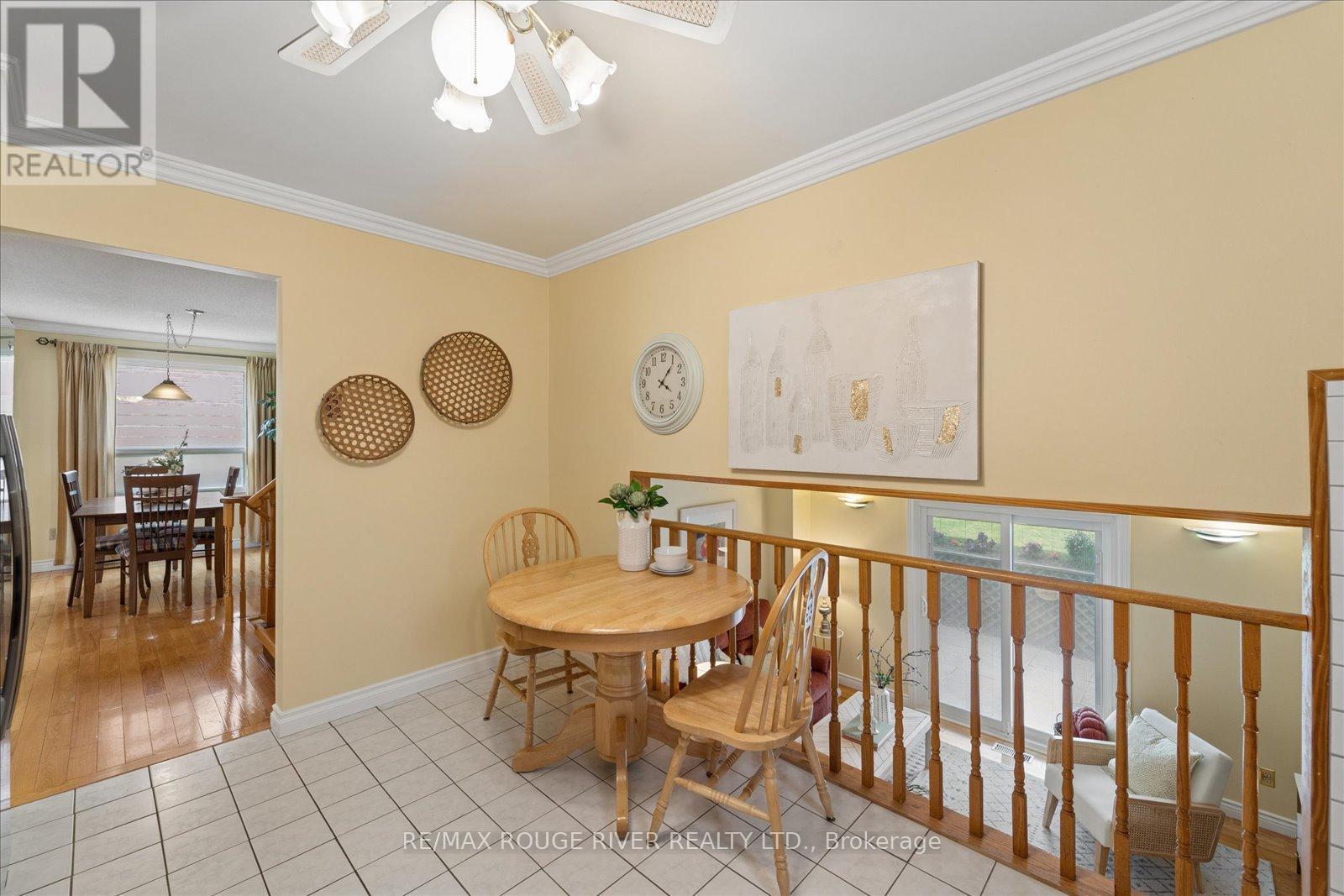 807 RED MAPLE COURT - 9