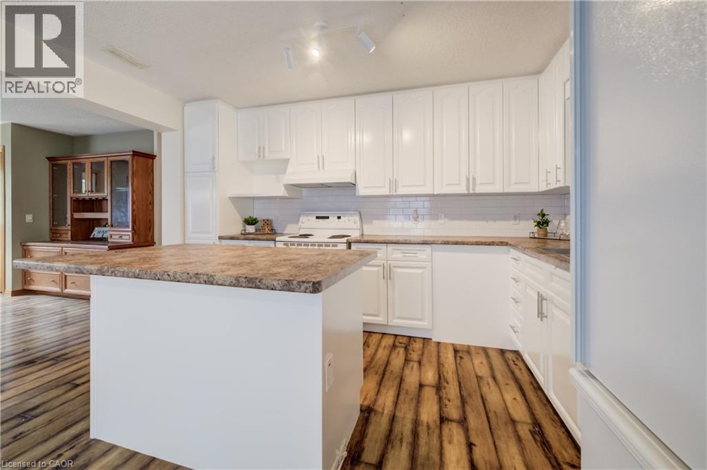 7298 SIDEROAD 8 W - 16