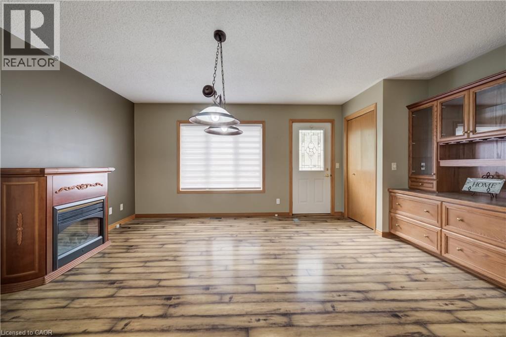 7298 SIDEROAD 8 W - 8