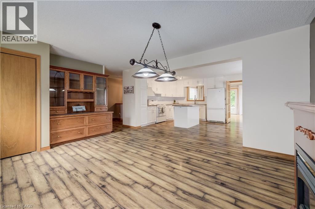 7298 SIDEROAD 8 W - 9