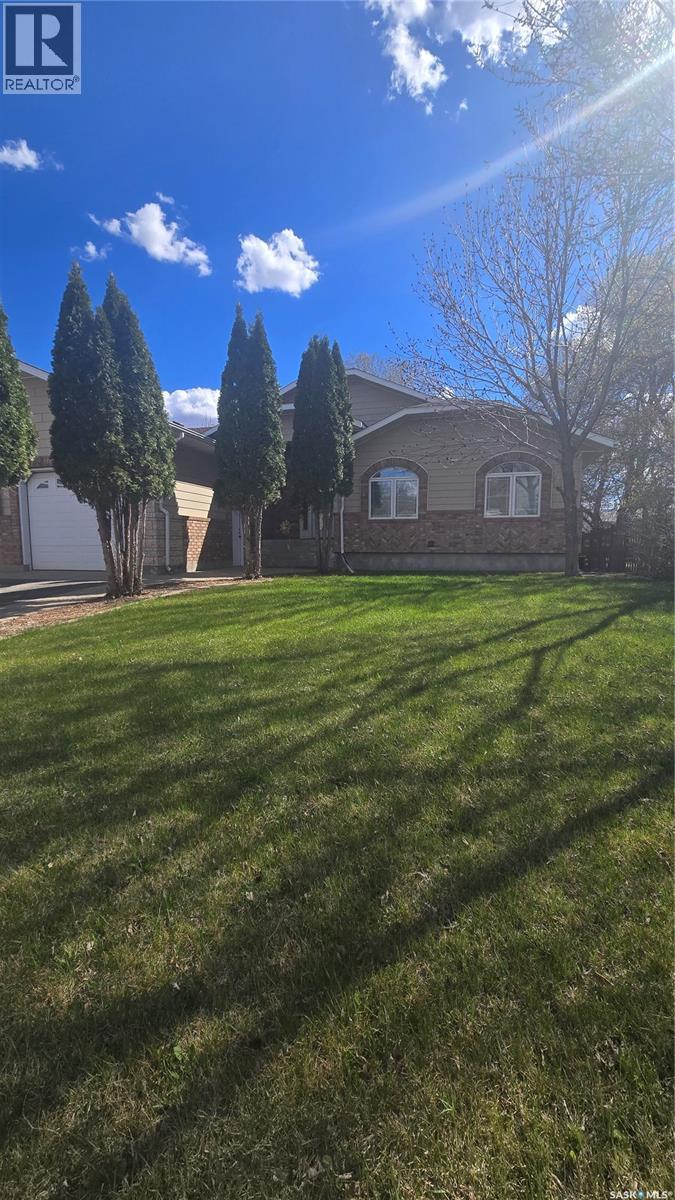 833 Peters AVENUE - 1